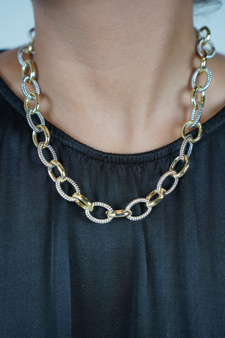 Nayli Chain Necklace – Mixed-Metal Drama in Every Link