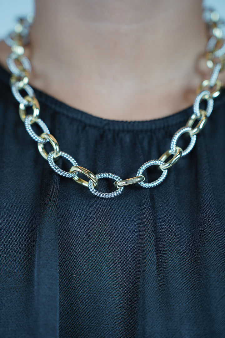 Nayli Chain Necklace – Mixed-Metal Drama in Every Link