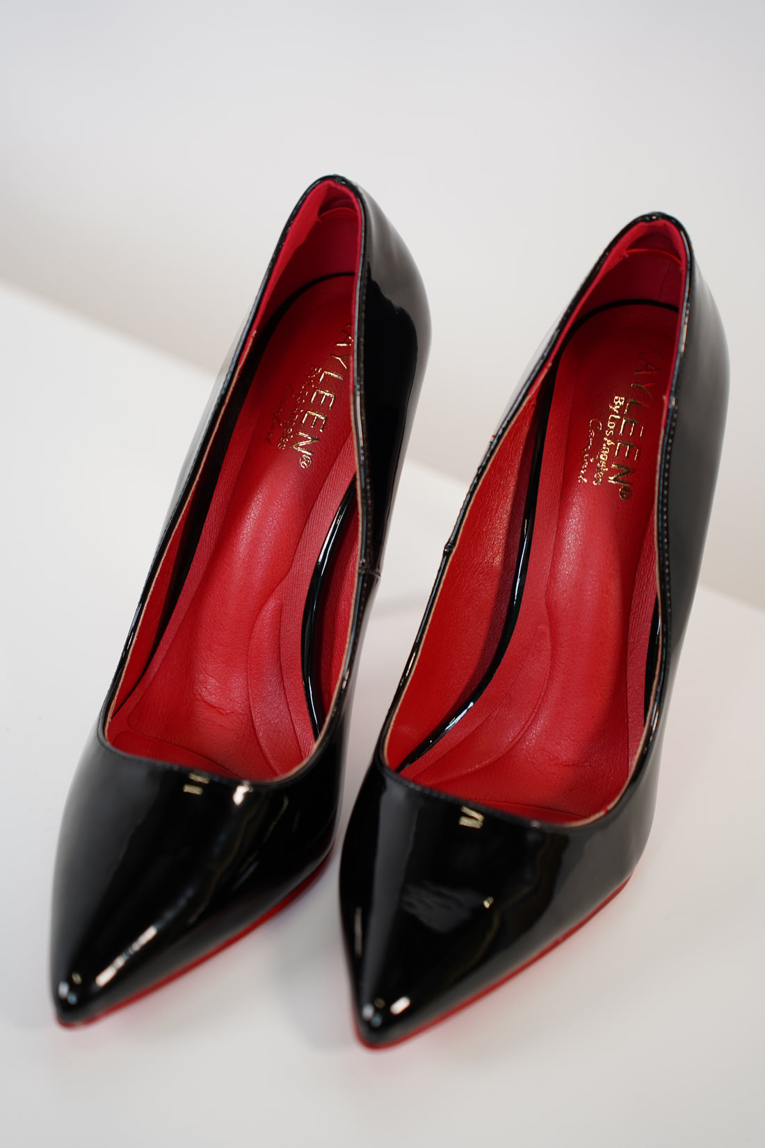 Nuvia Pumps – Sleek Classic Pointed-Toe Elegance