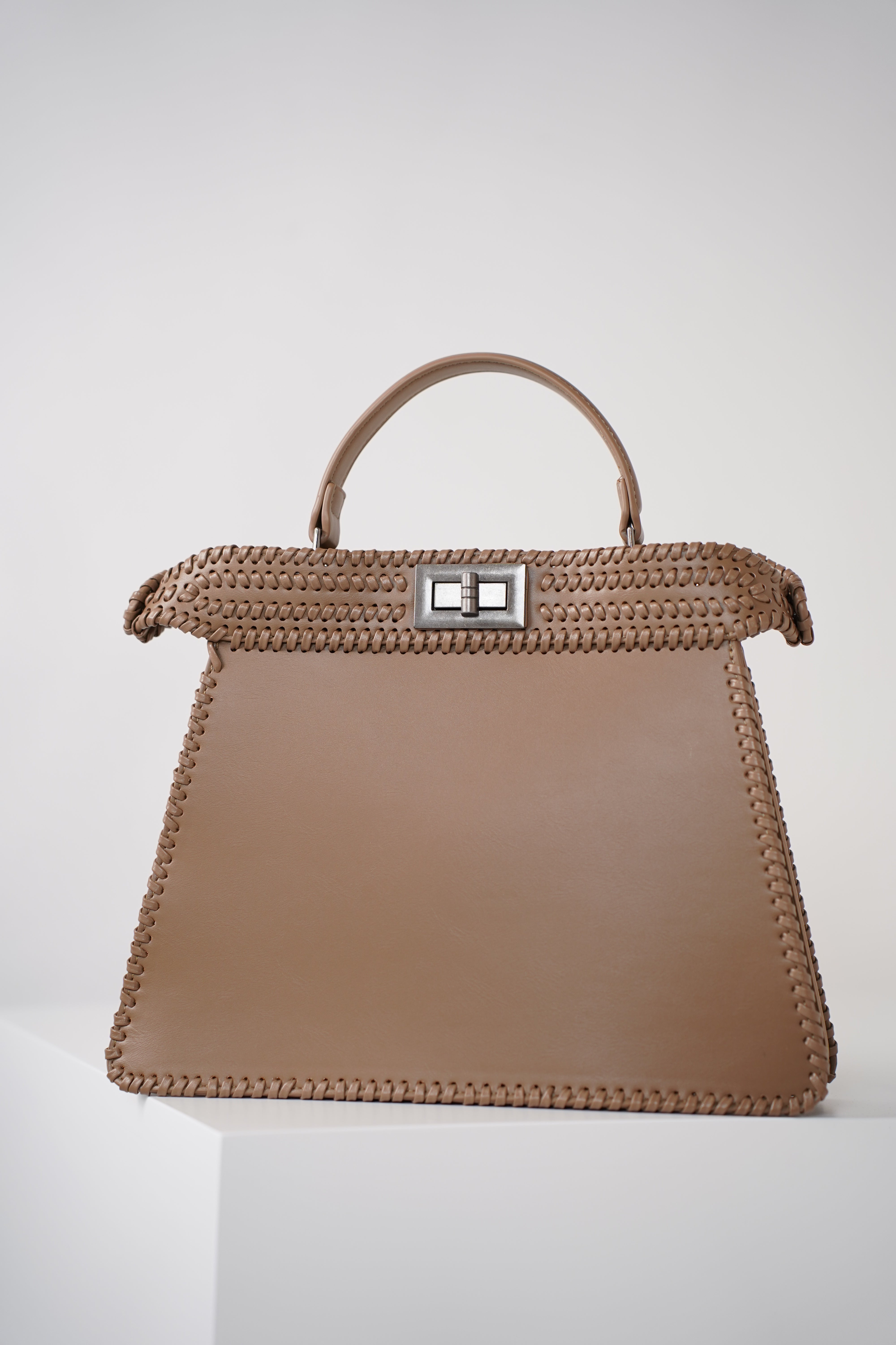 Solenne Leather Bag – Elegant Top-Handle Statement Purse