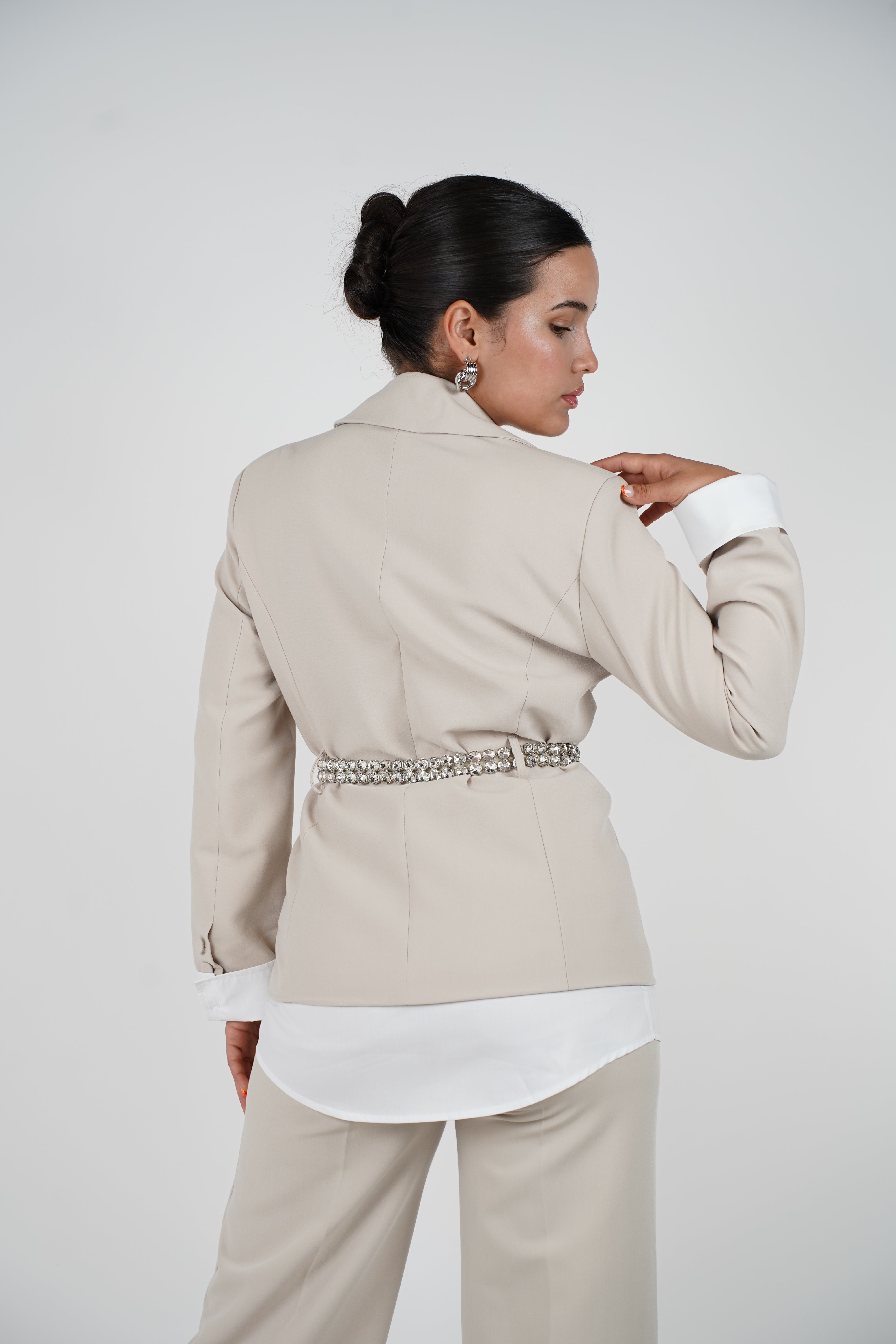 Vaysia Belted Pants Set – Two-Tone Tailored Suit with Modern Edge