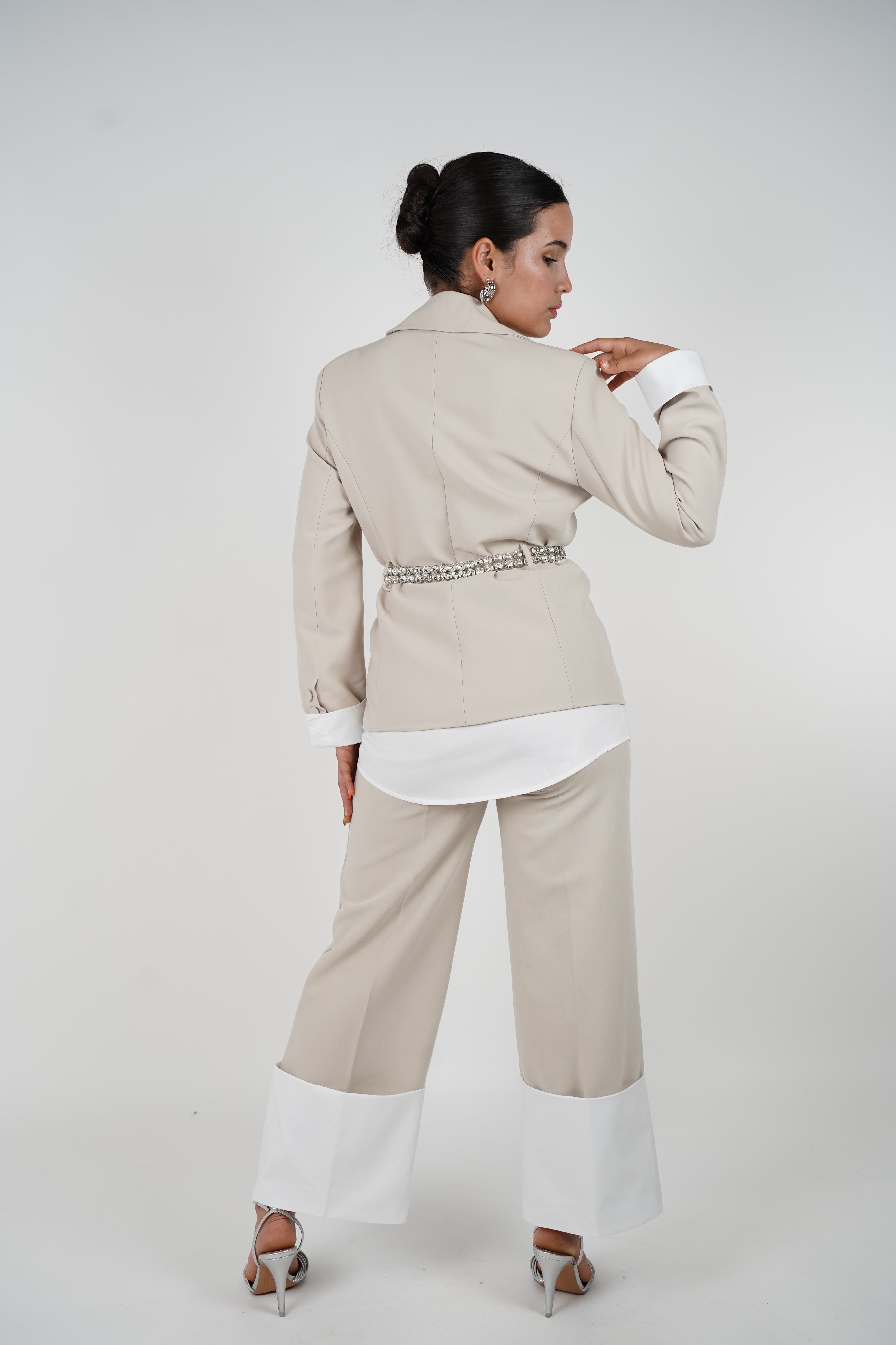 Vaysia Belted Pants Set – Two-Tone Tailored Suit with Modern Edge