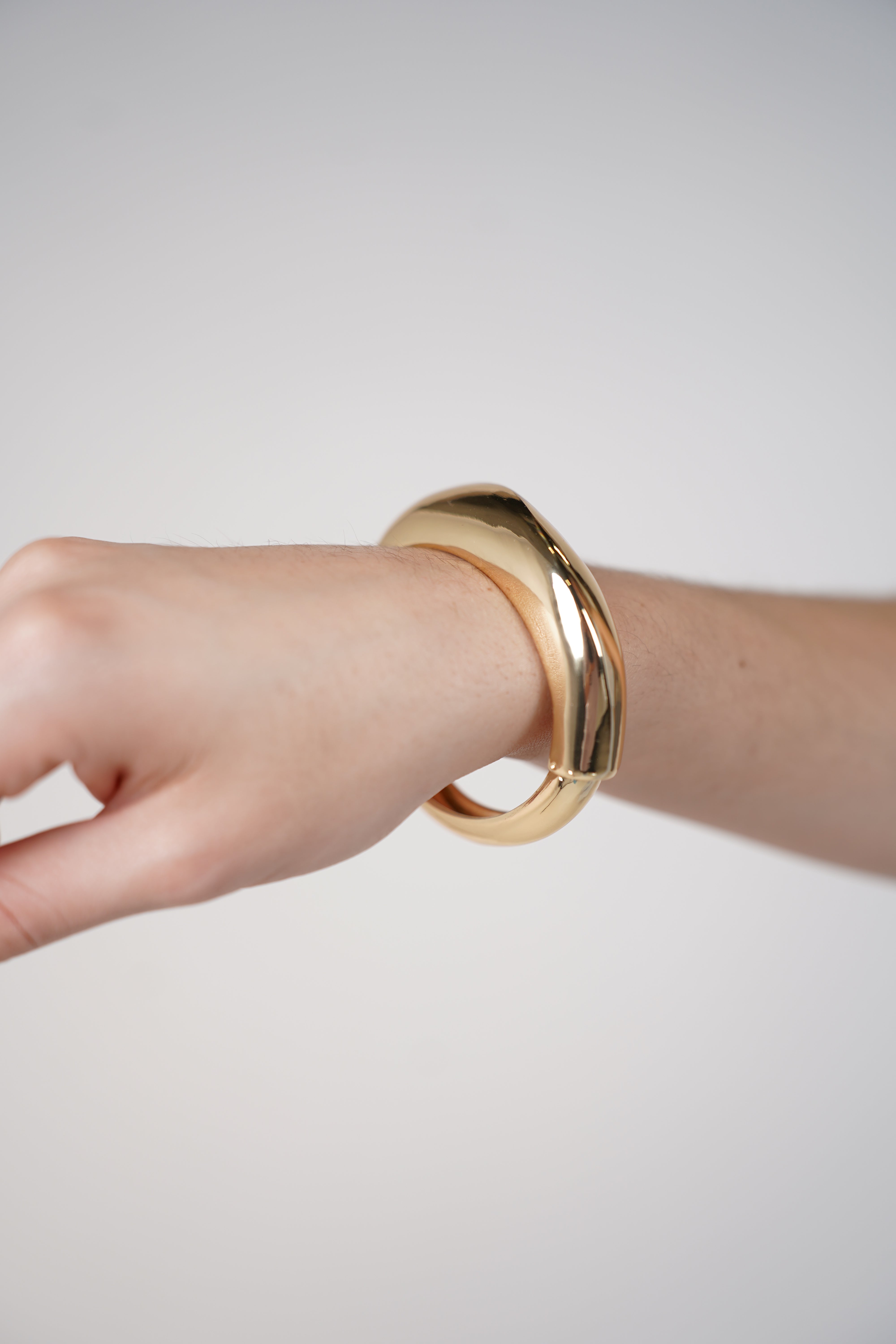 Luxuria Chunky Bracelet – Bold Polished Gold Accent