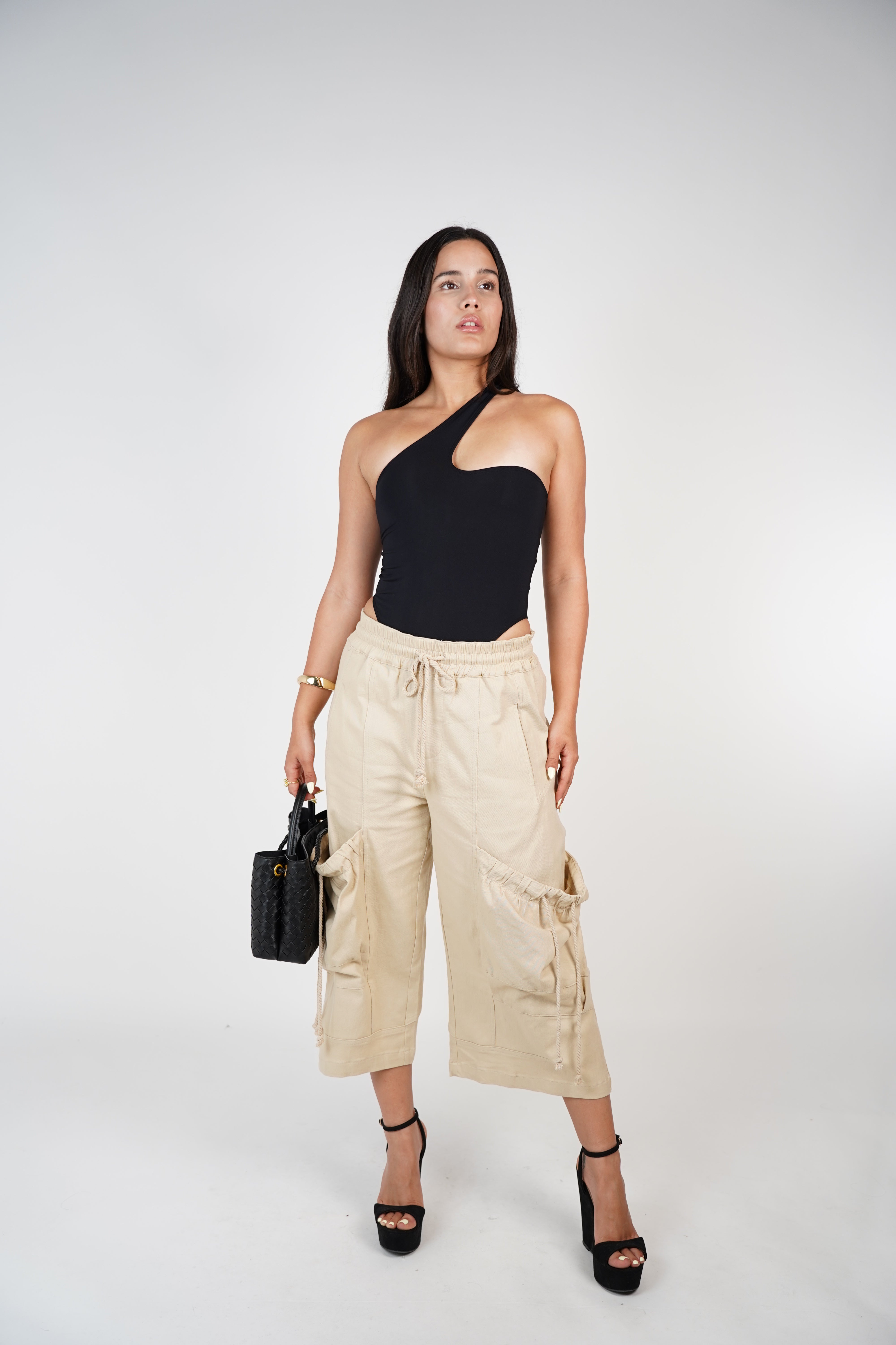 Jaxi Cargo Bermudas – Utility Style Meets Laid-Back Cool