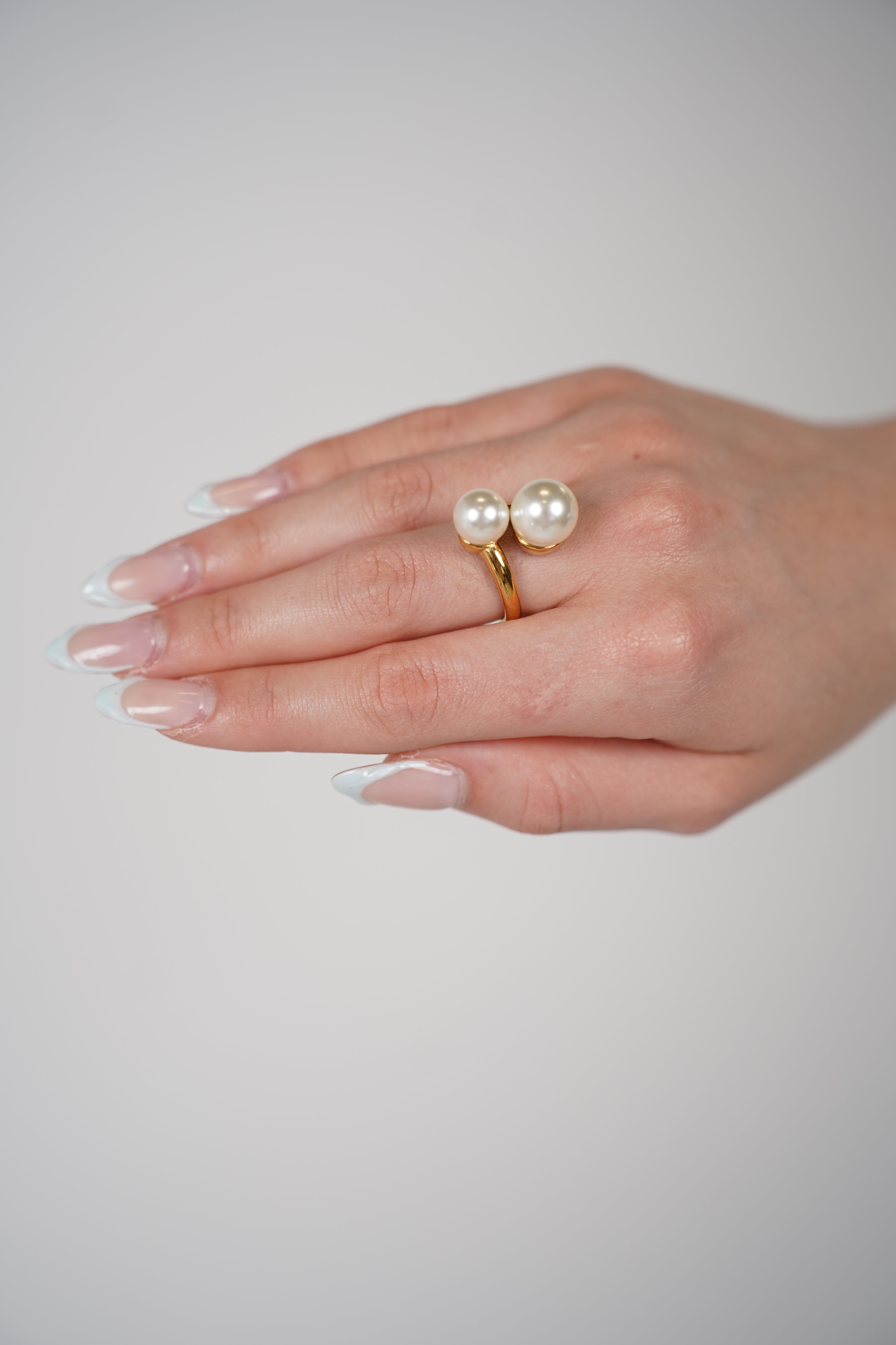 Elani Pearl Ring – Classic Elegance with a Modern Twist