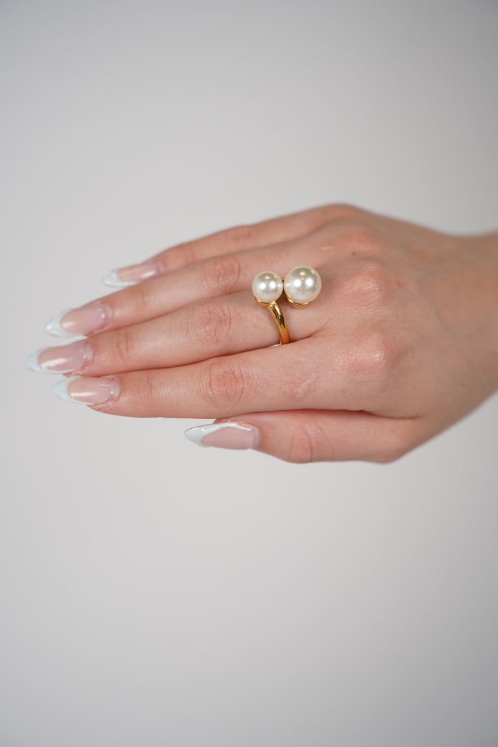 Elani Pearl Ring – Classic Elegance with a Modern Twist