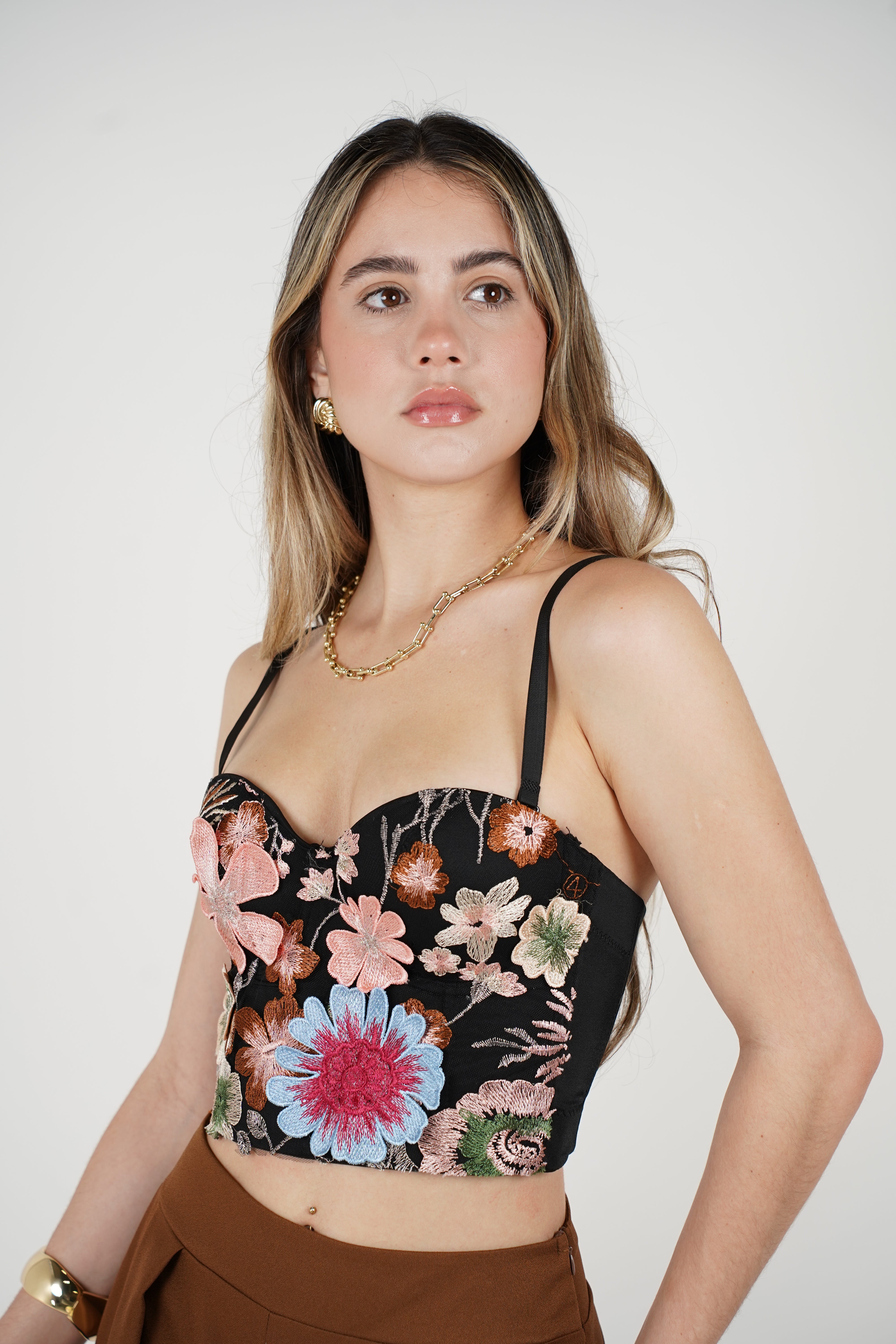 Sarela Flower Corset Top – Bold Floral Embroidery for a Statement Look