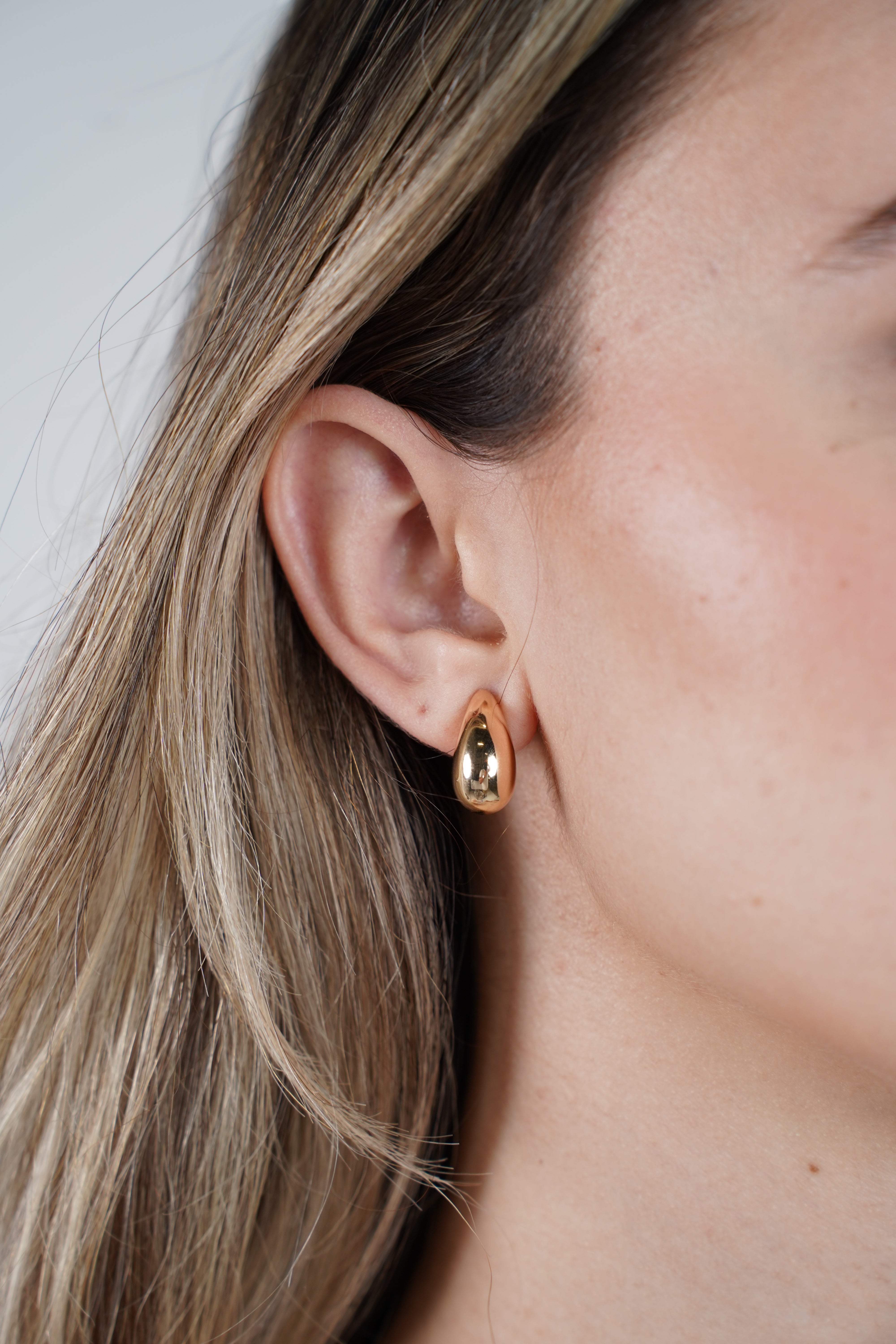 Vorell Mini Tear Drops – Bold Statement Studs