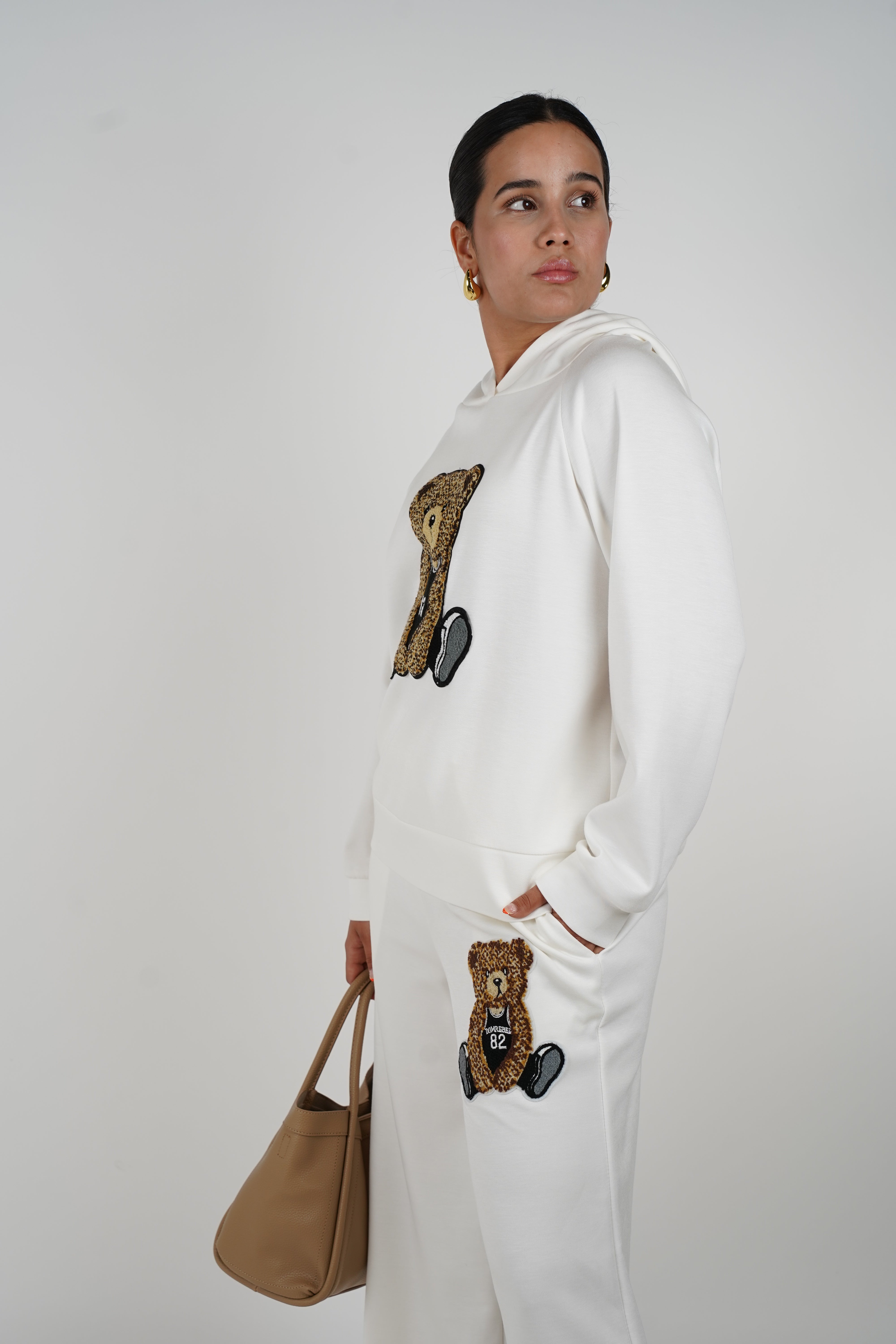 Osito Set – Cozy Black Hoodie & Pants with Sporty Bear Detail