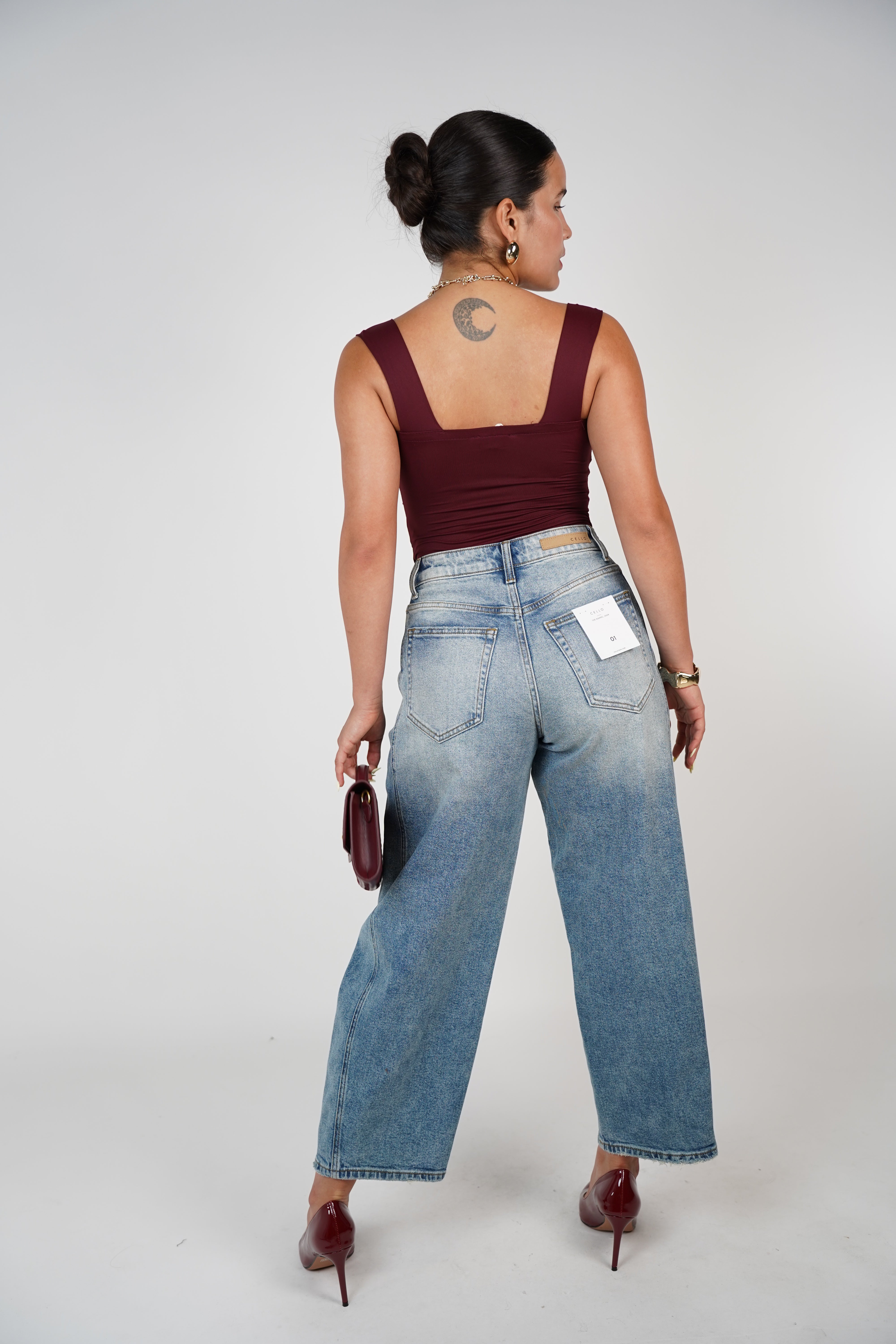 Zovi Barrel Jeans – Casual Structure, Effortless Style