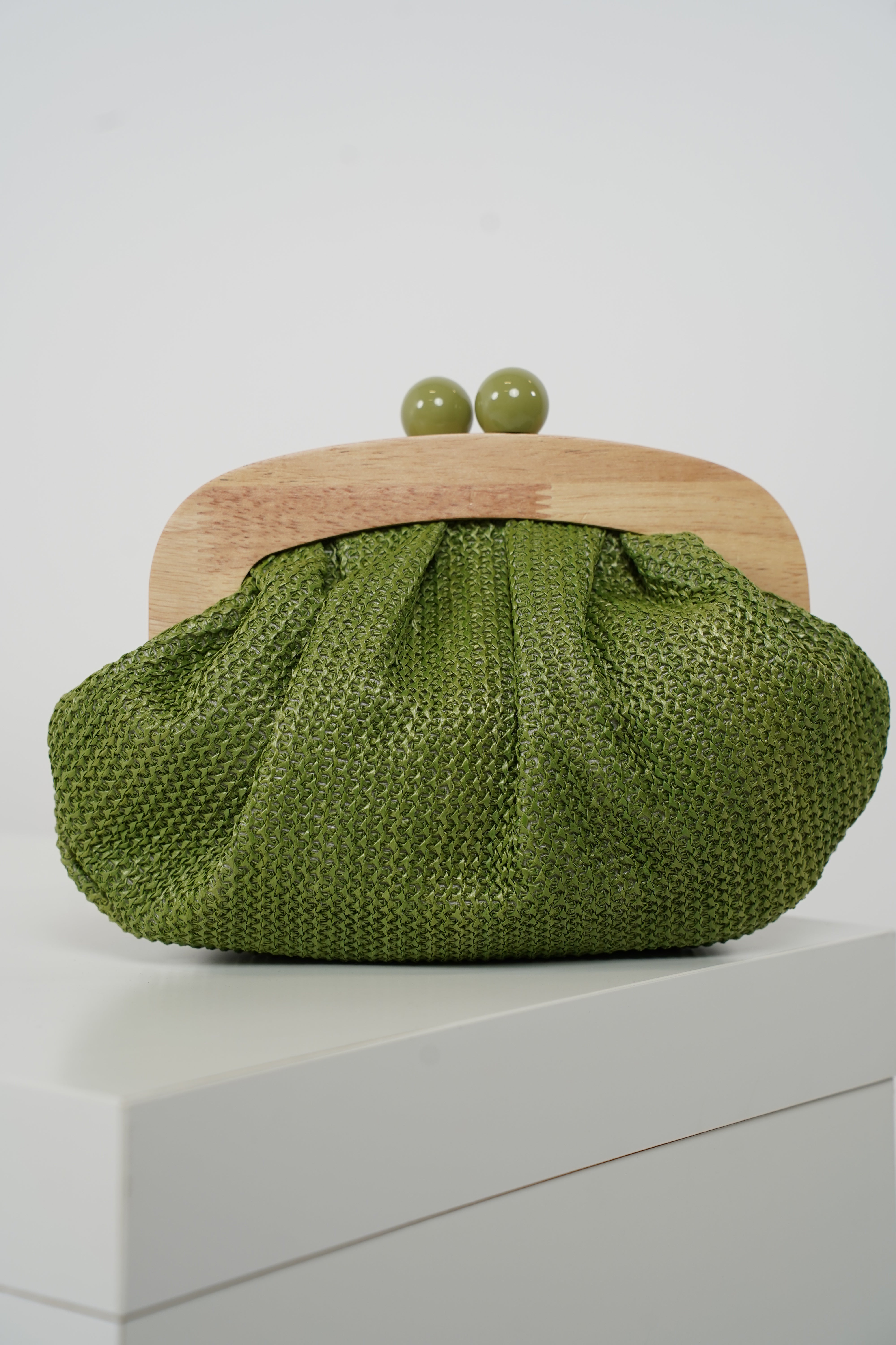 Elvina Beach Clutch – Woven Pink Clasp Clutch with Natural Wood Detail