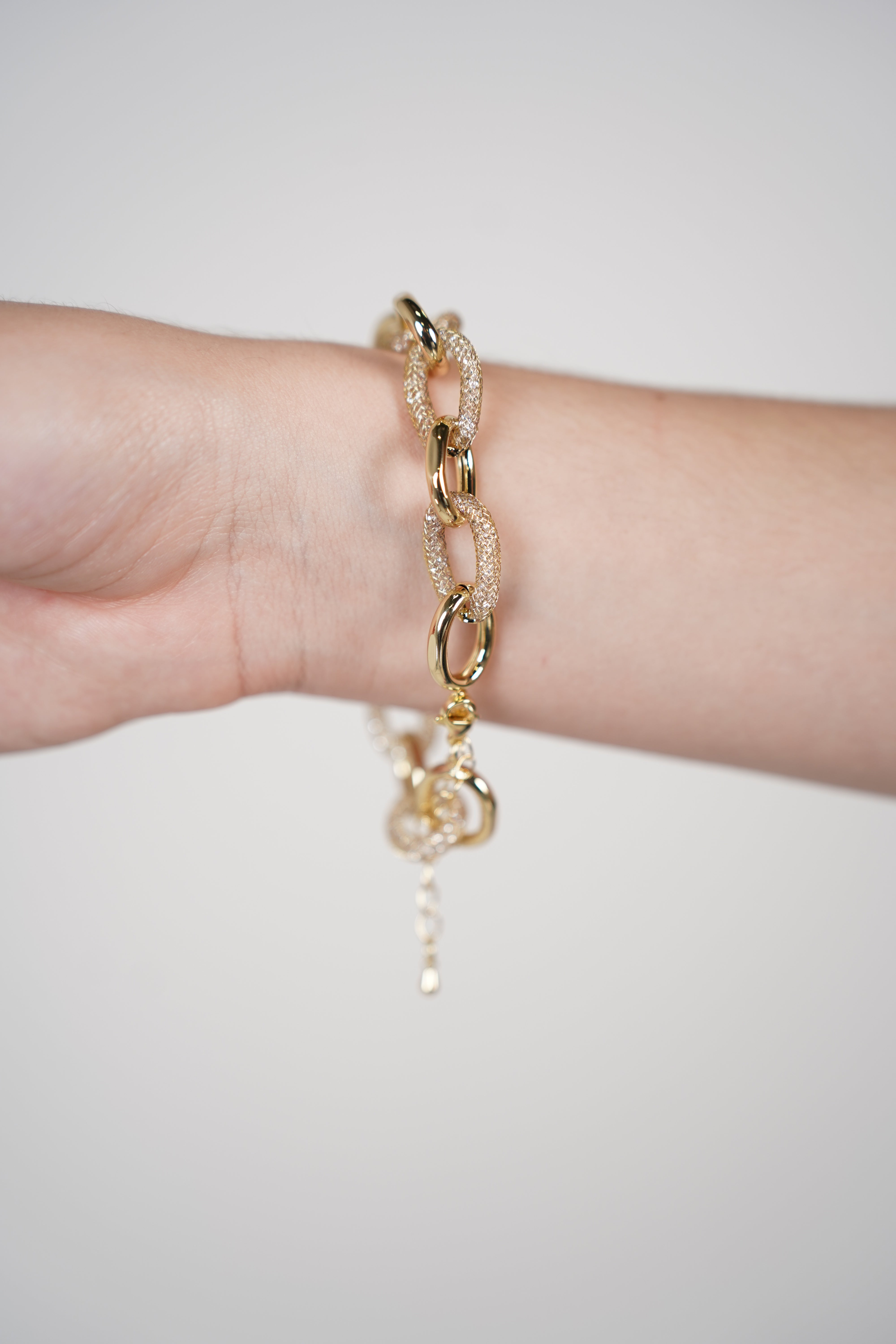 Loxa Bracelet – Linked Glow, Everyday Glam