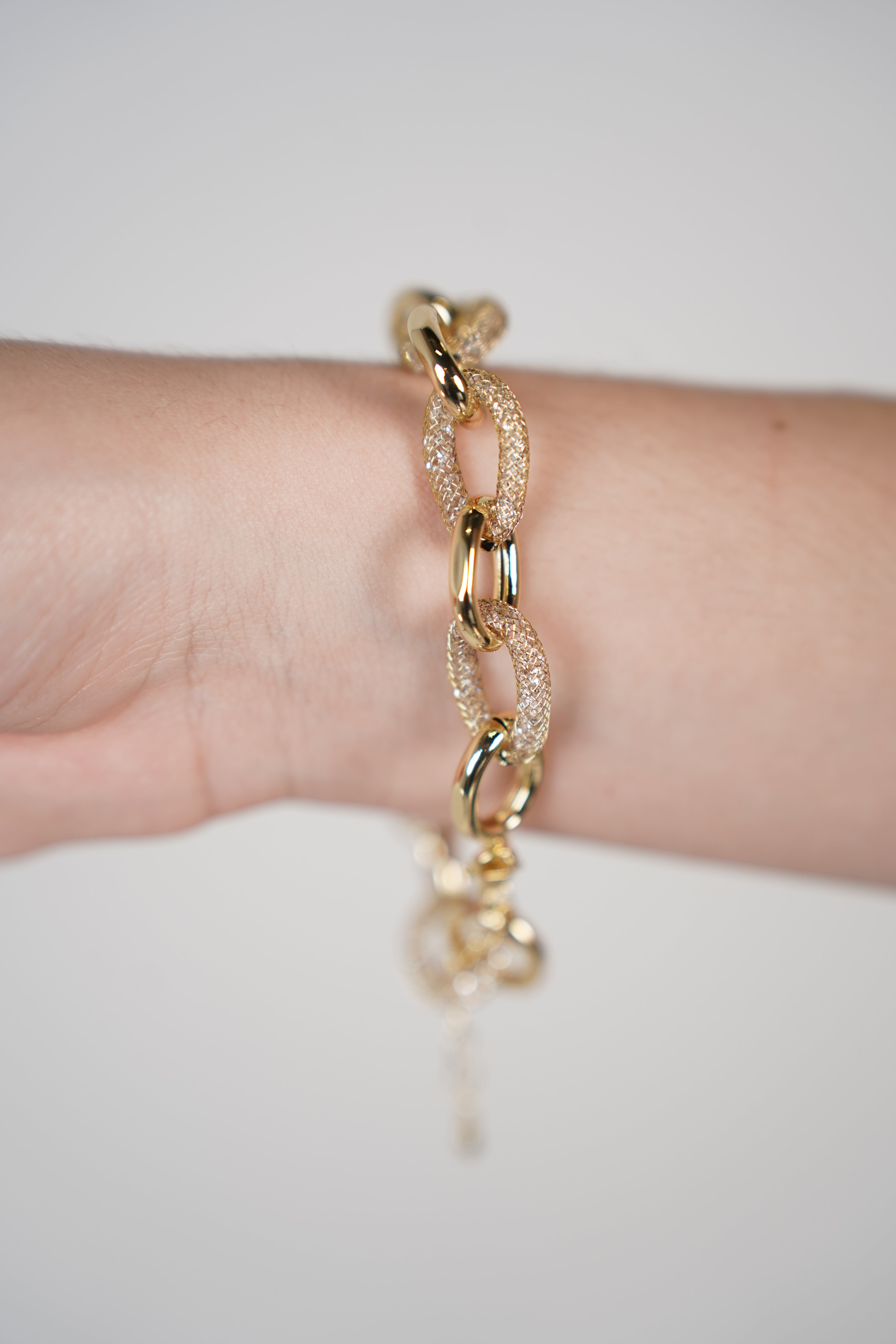 Loxa Bracelet – Linked Glow, Everyday Glam