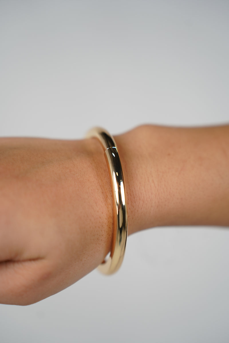 Paola Thin Bracelet – Sleek Minimalist Gold Bangle