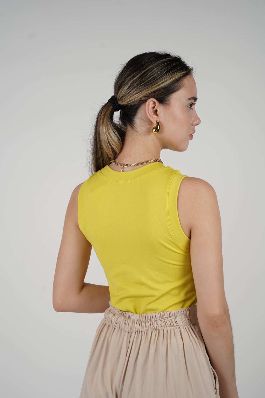 Cuello redondo sin mangas Basics