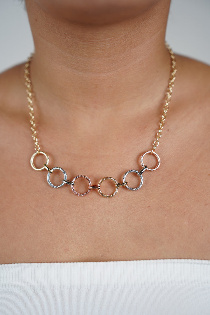 Nisa Necklace – Tri-Tone Circle Link Statement