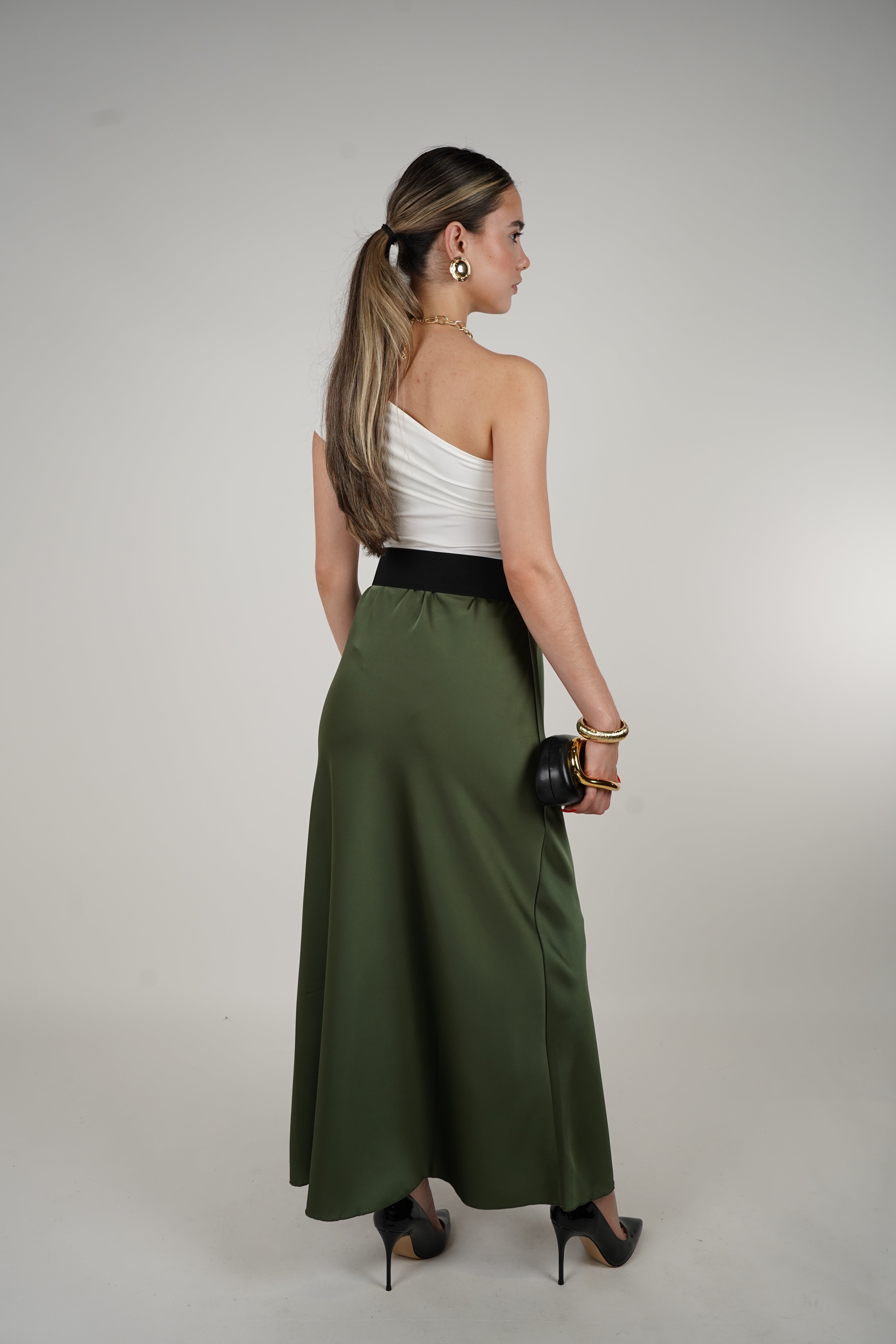 Alicia Skirt – Sleek Maxi Elegance