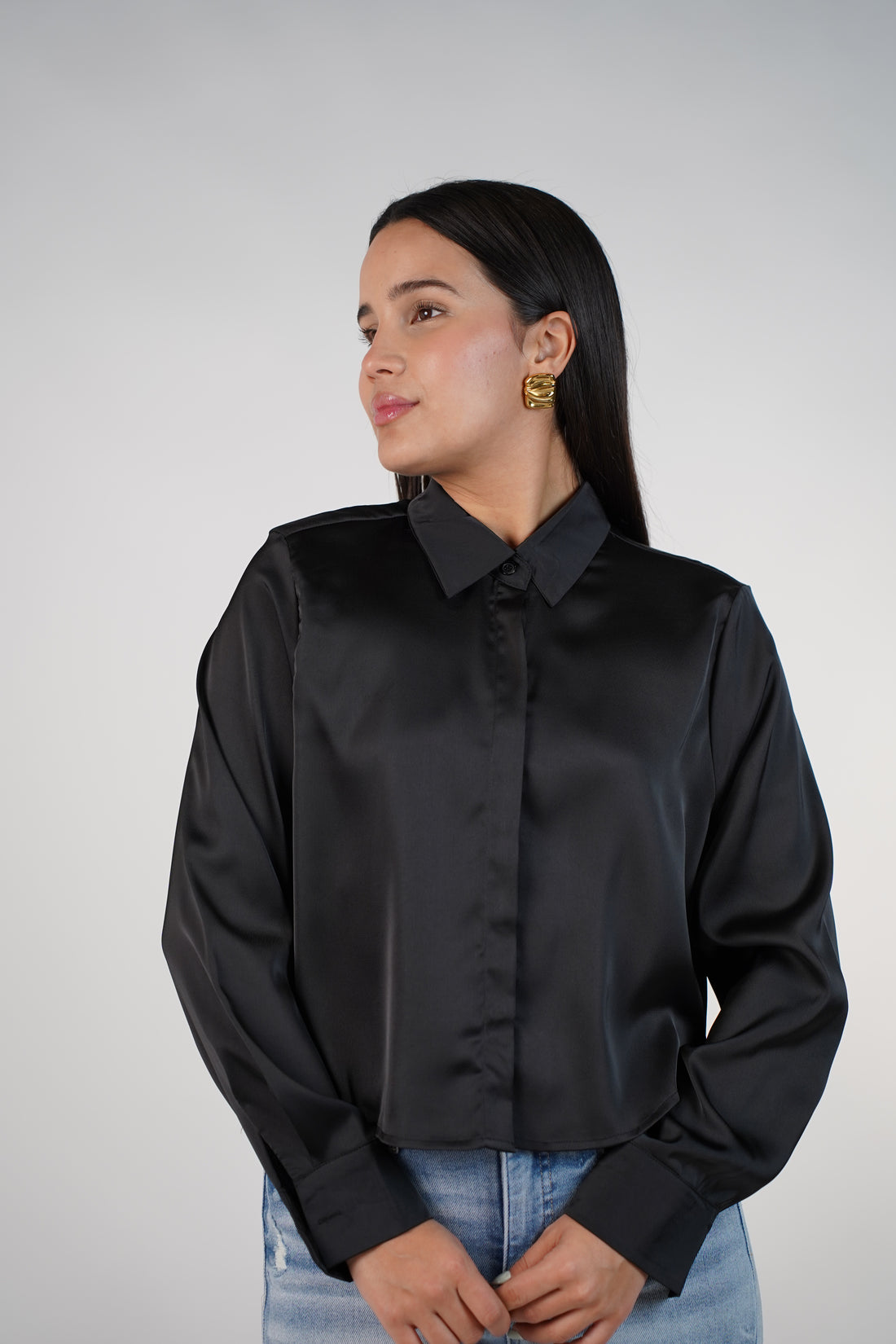 Lissey Silk Cropped Blouse – Luxe, Soft & Effortlessly Elevated