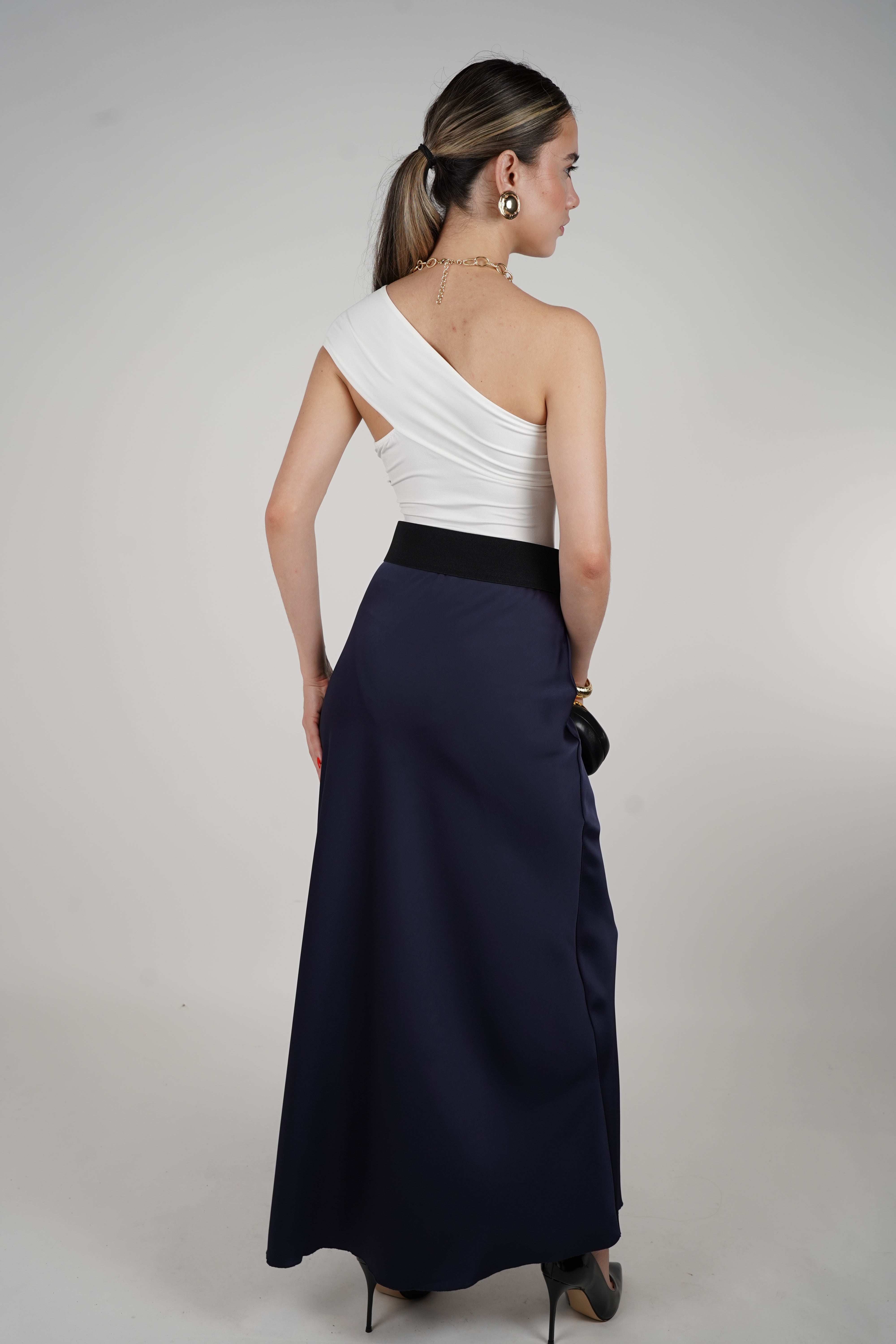 Alicia Skirt – Sleek Maxi Elegance