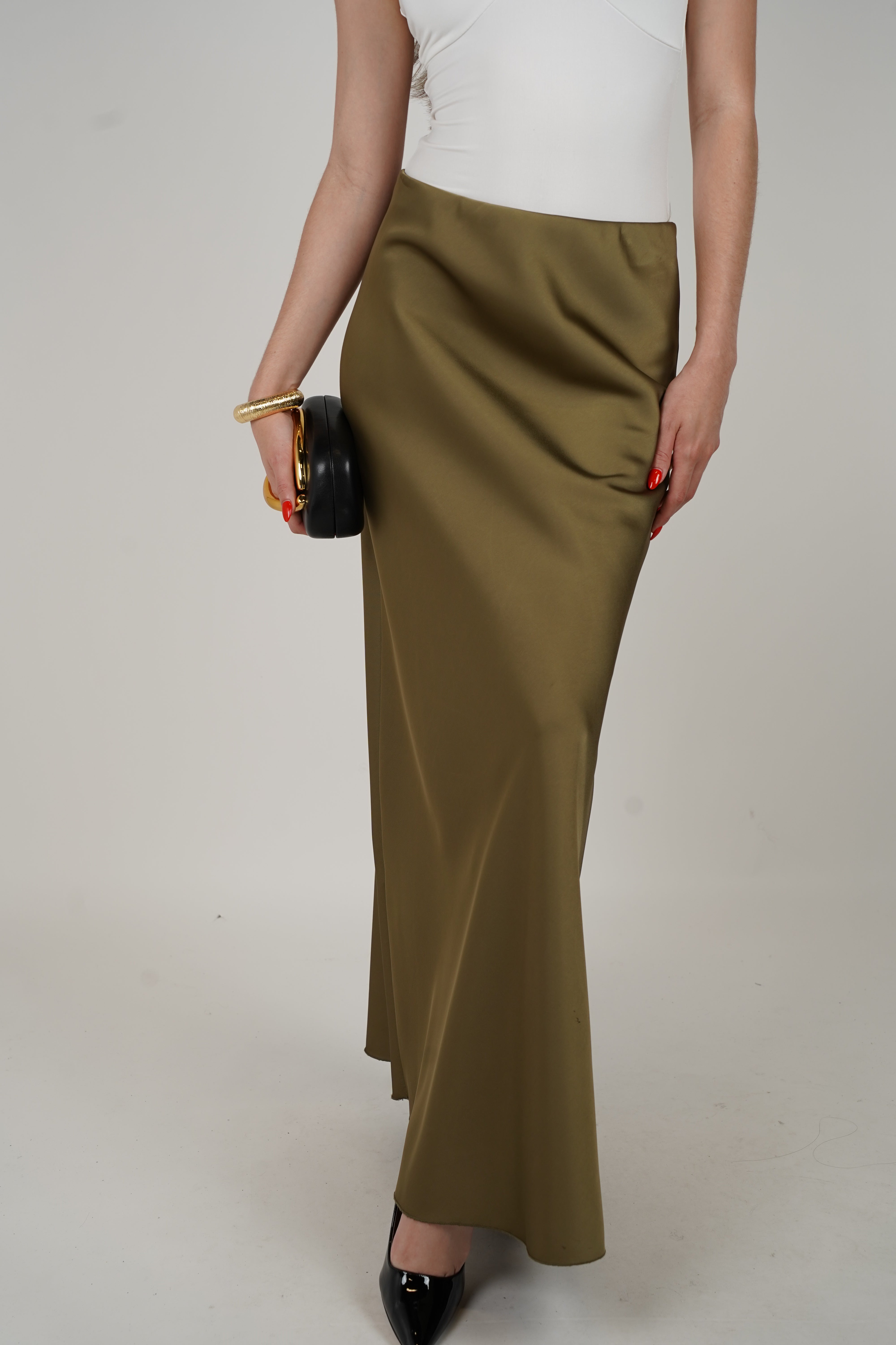 Alicia Skirt – Sleek Maxi Elegance