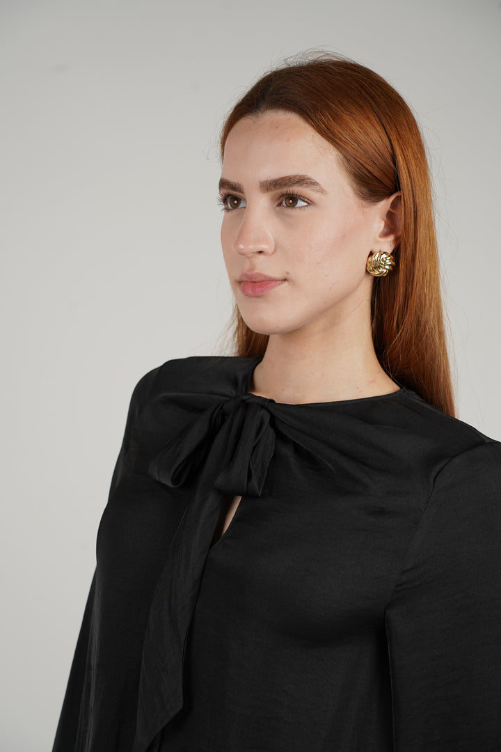 Fanny Blouse – Feminine Tie-Neck Detail