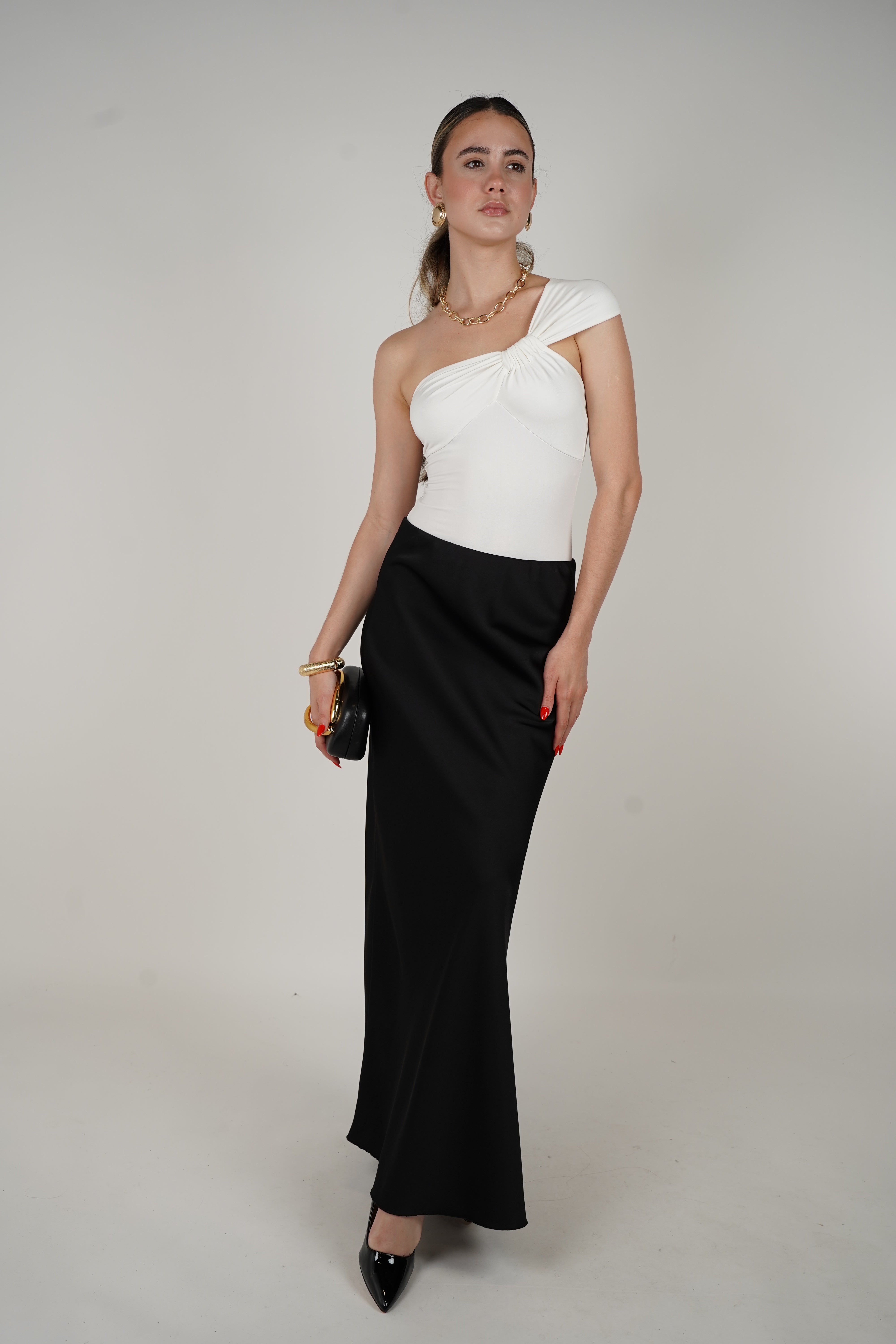Alicia Skirt – Sleek Maxi Elegance