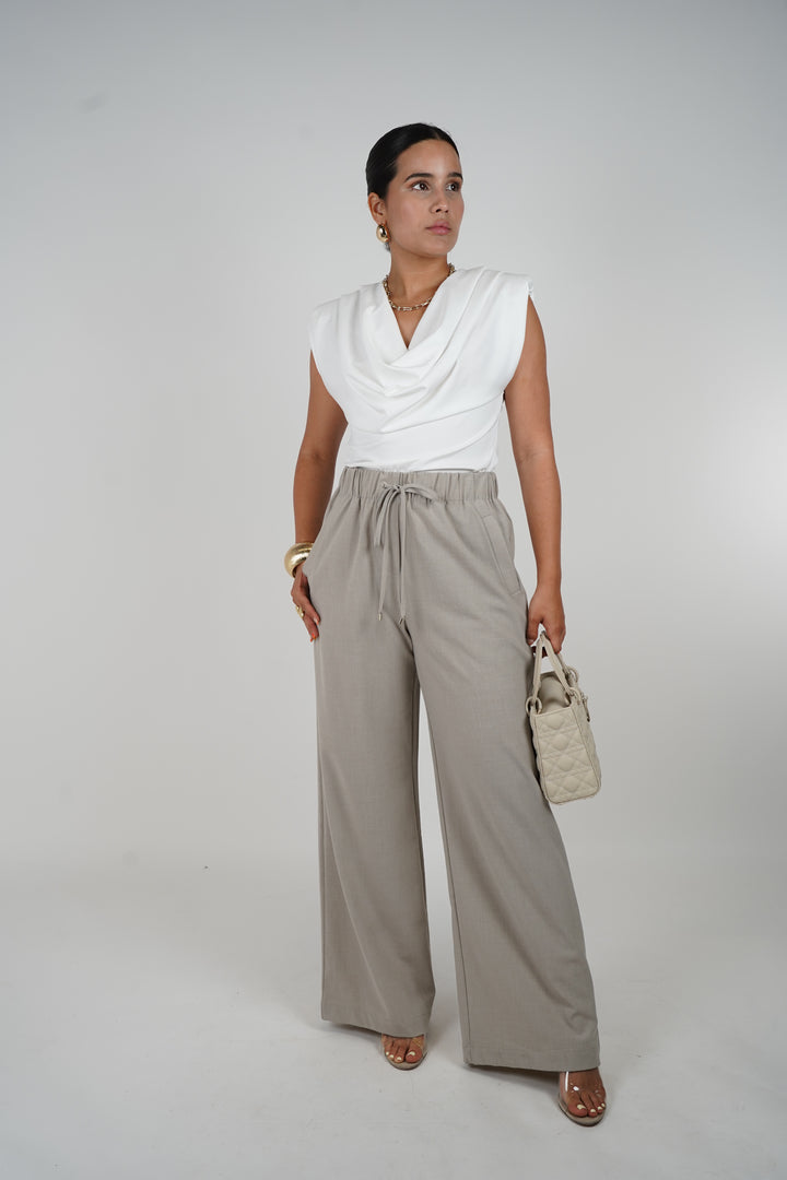 Yuliet Pants – Relaxed Elegance with Effortless Style