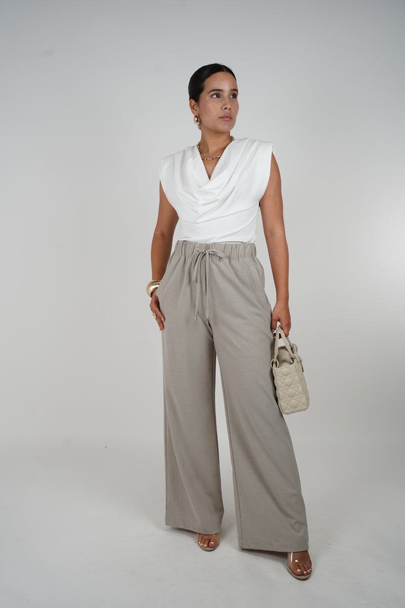 Yuliet Pants – Relaxed Elegance with Effortless Style