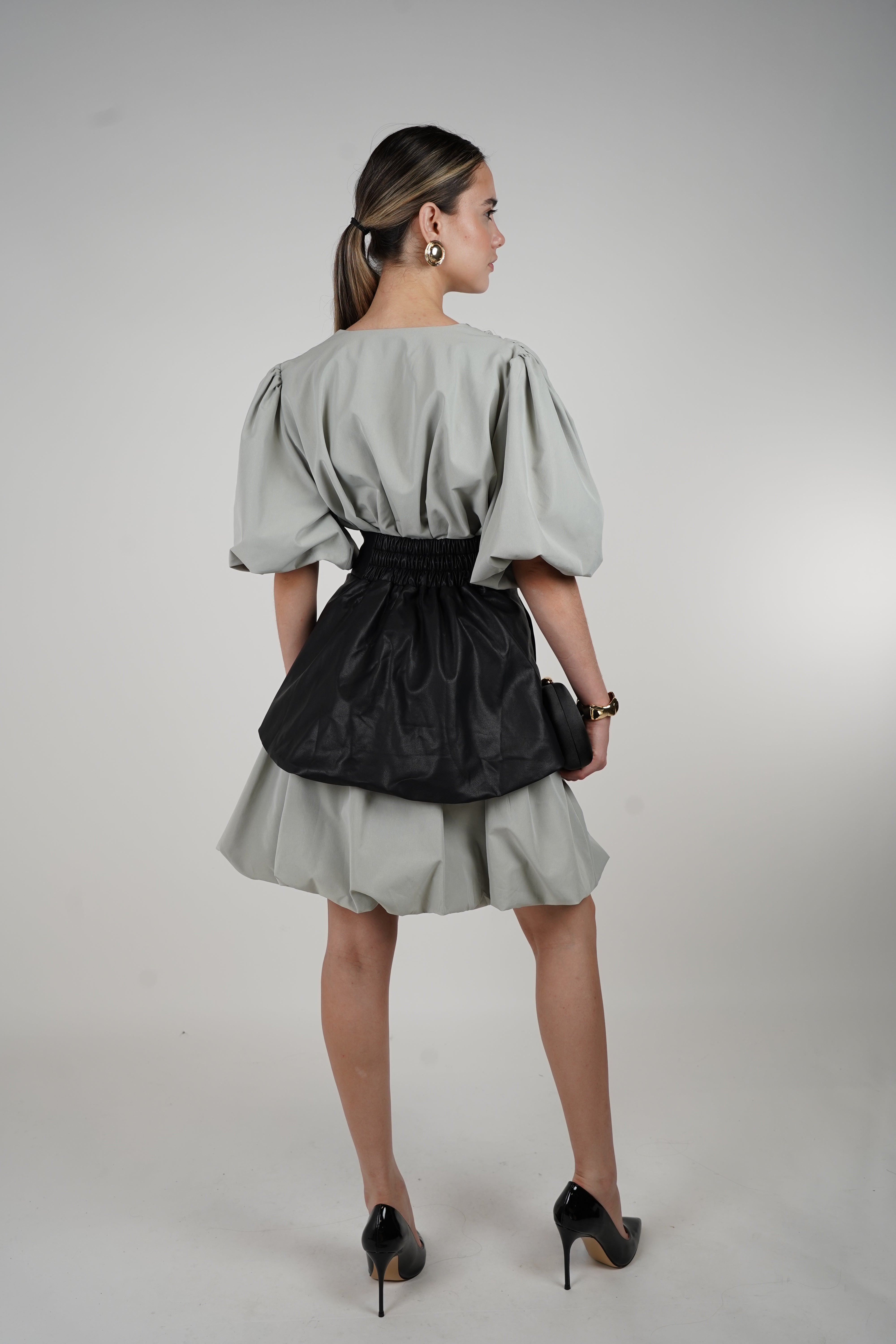 Bridella Dress – Modern Volume Meets Bold Contrast