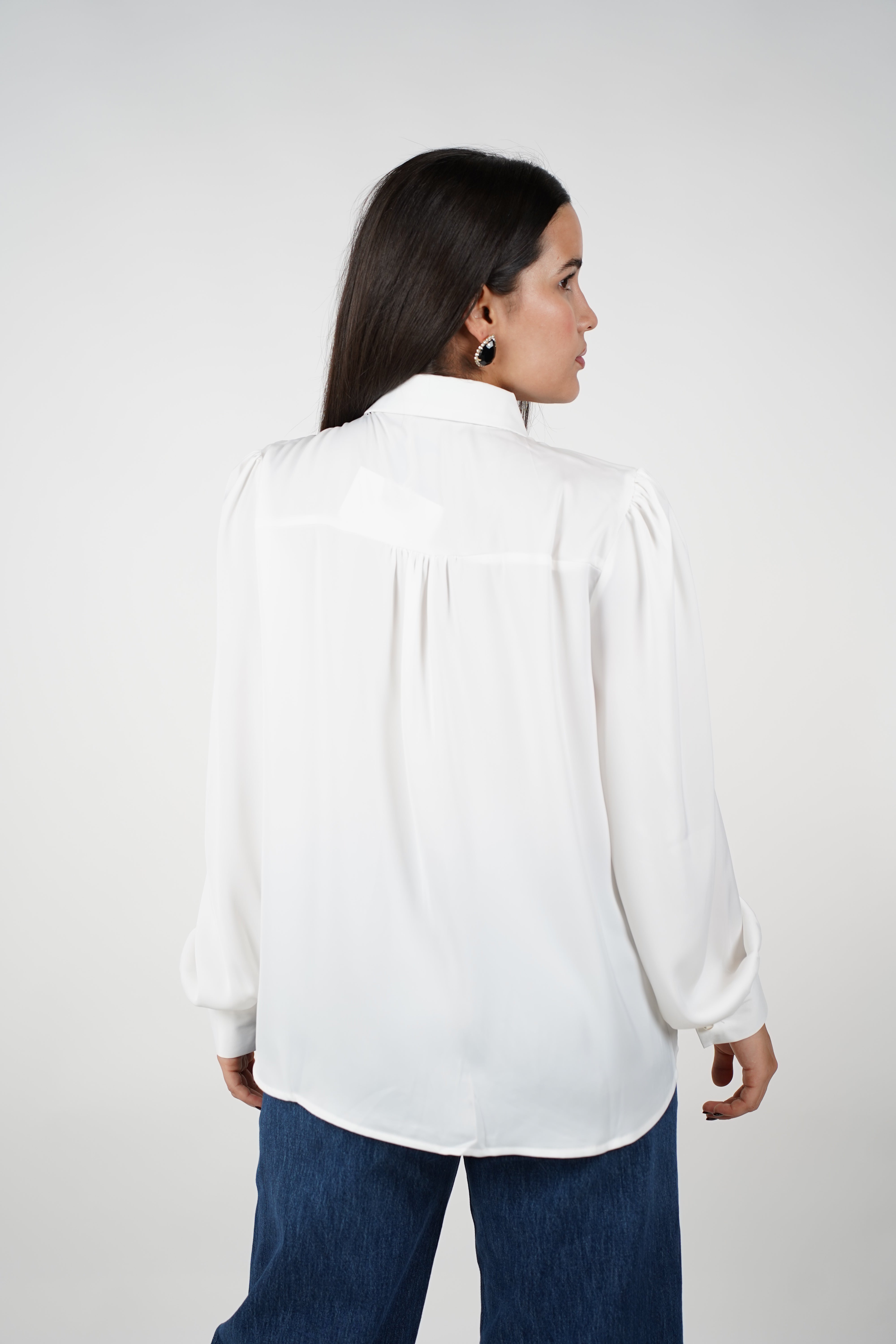 Kaeli Button Down – Classic Elegance with a Touch of Charm