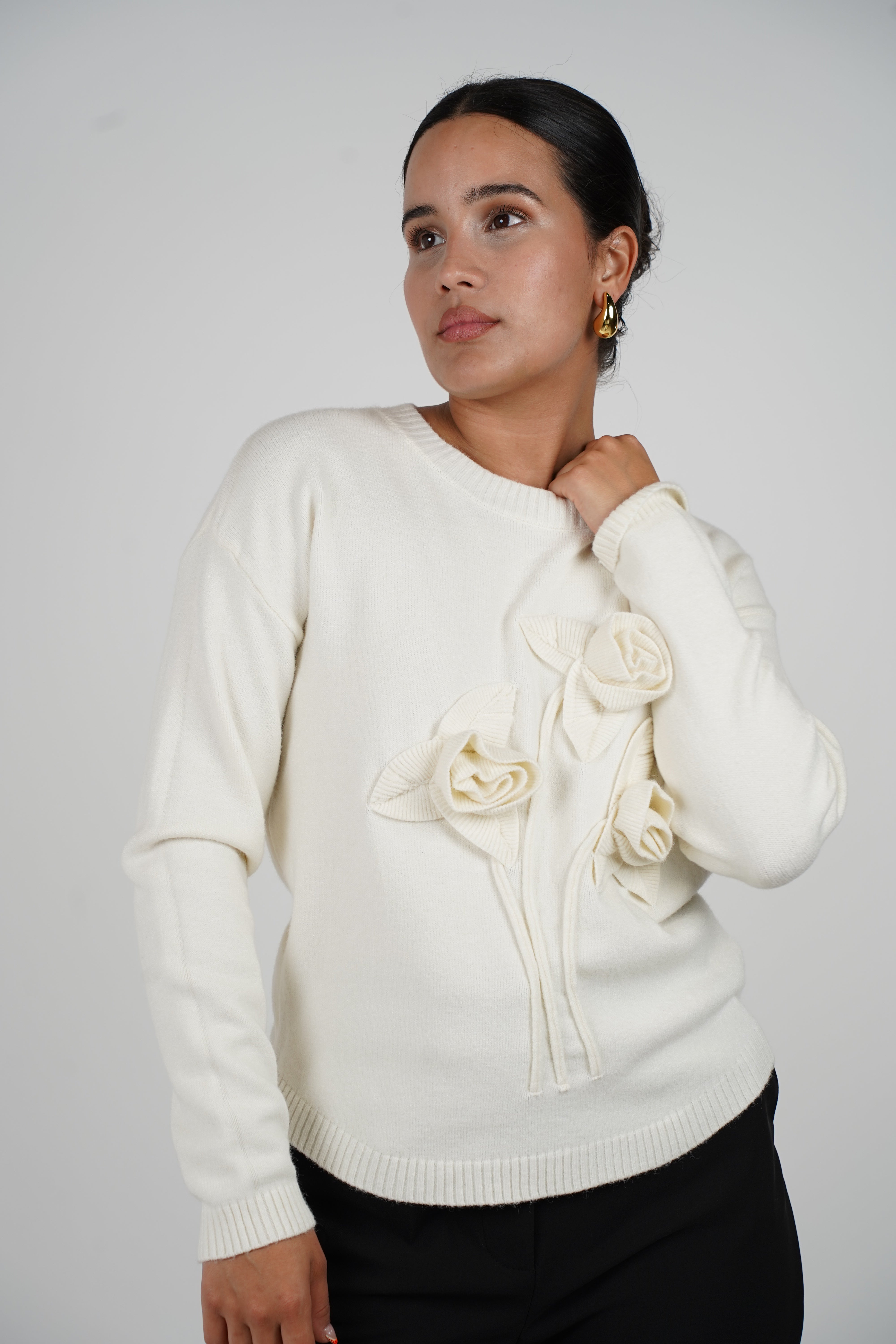 Leisa Sweater – Soft Bloom Knit Beauty