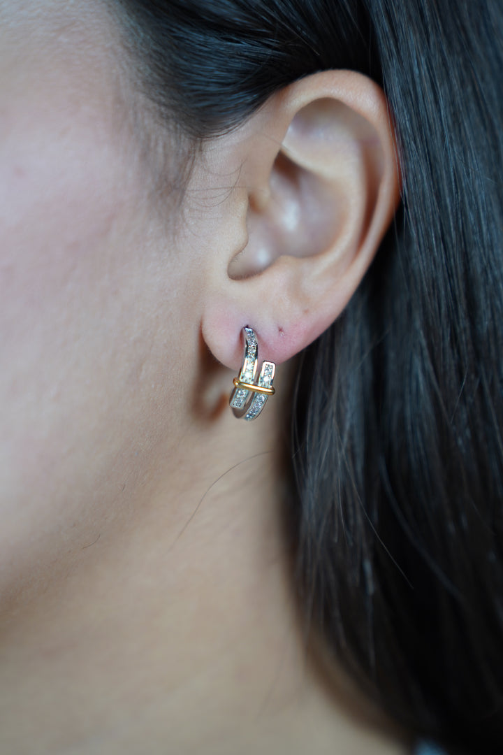 Alinea Earrings – Sleek Dual-Tone Sparkle Hoops