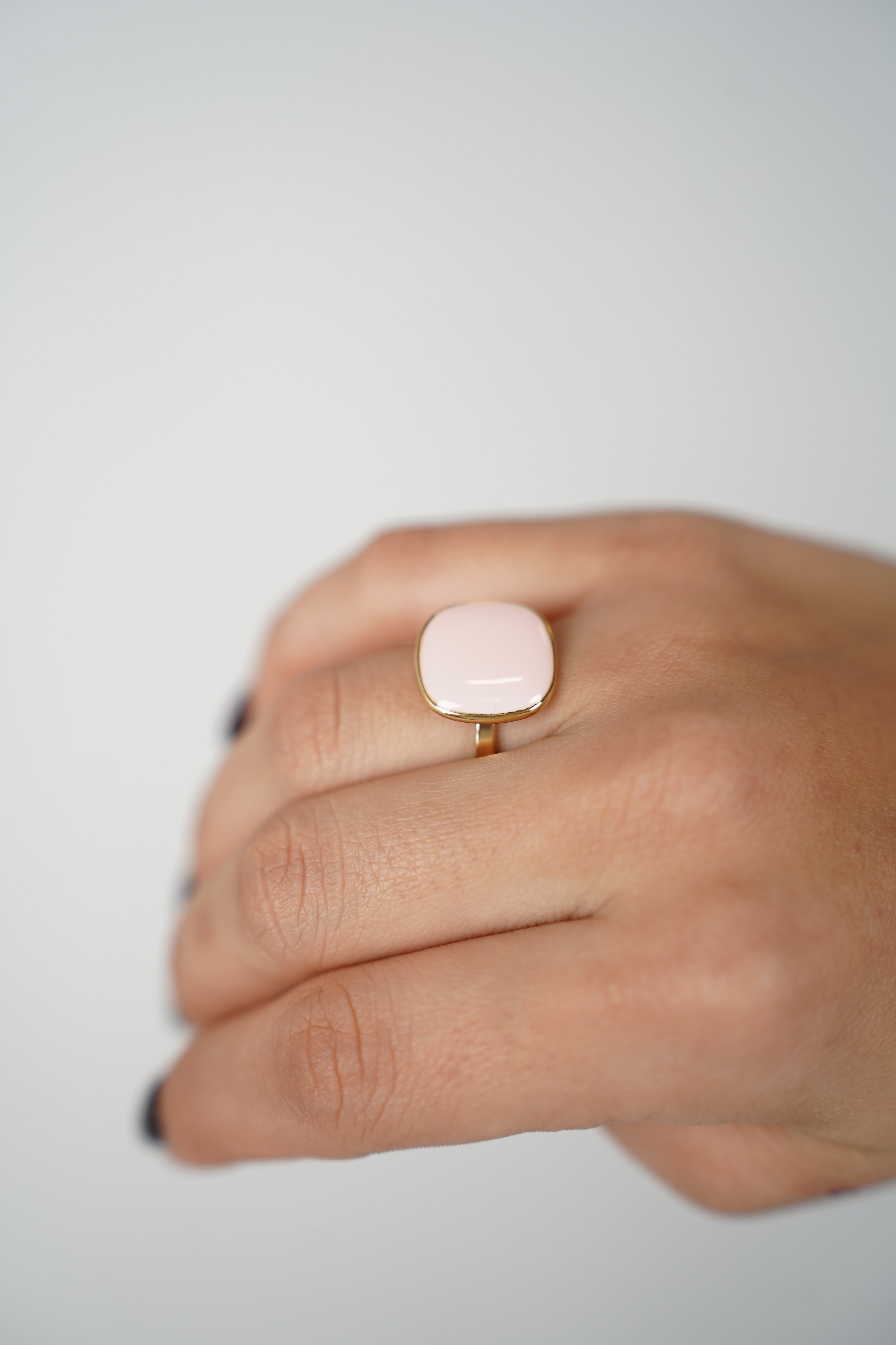 Zarie Pebble Ring – Glossy Pop of Color