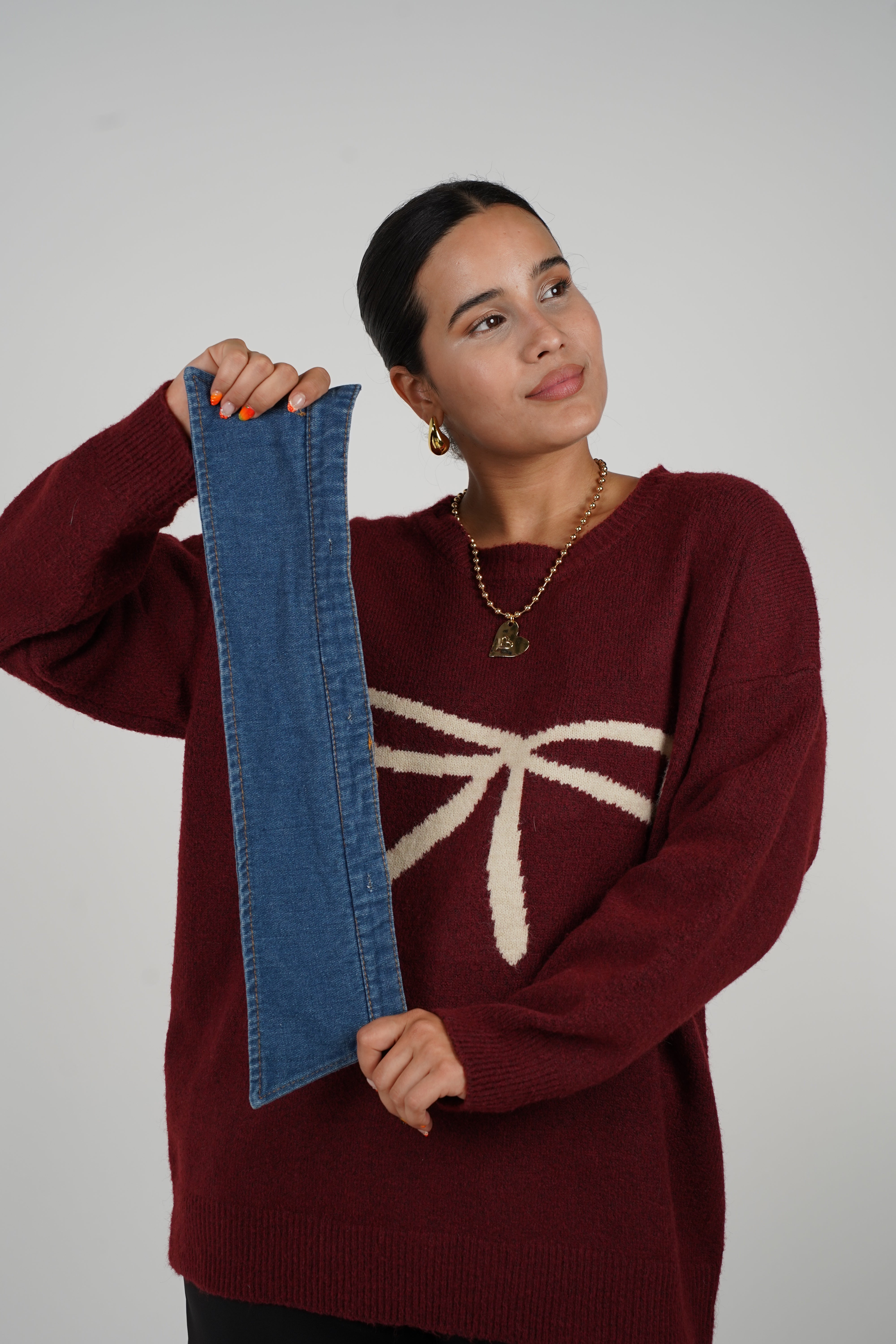 Alondra Sweater – Wine Knit with Cream Bow Detail