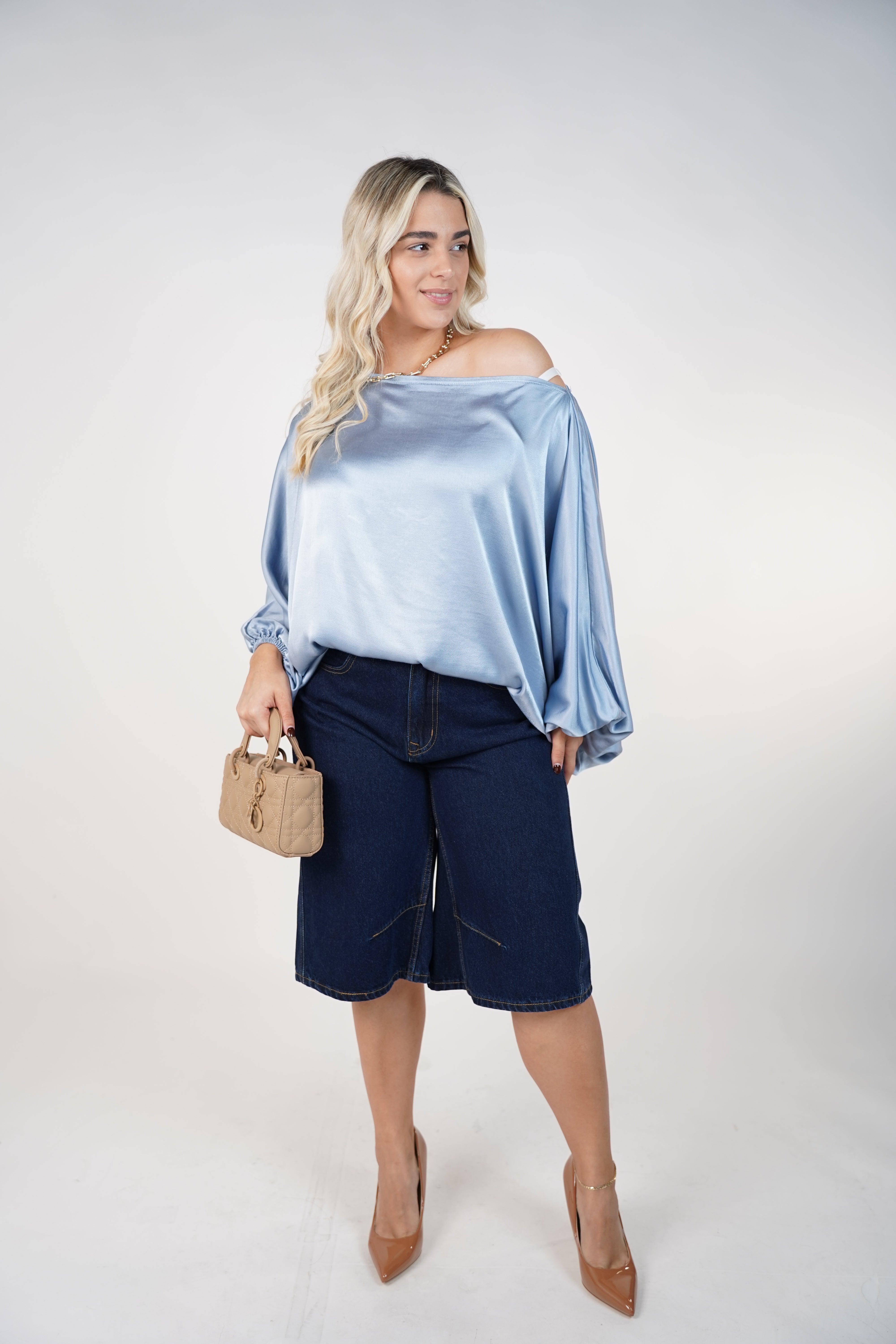 Velmount Denim Bermudas – Structured High-Rise Bermuda Shorts with Clean Finish