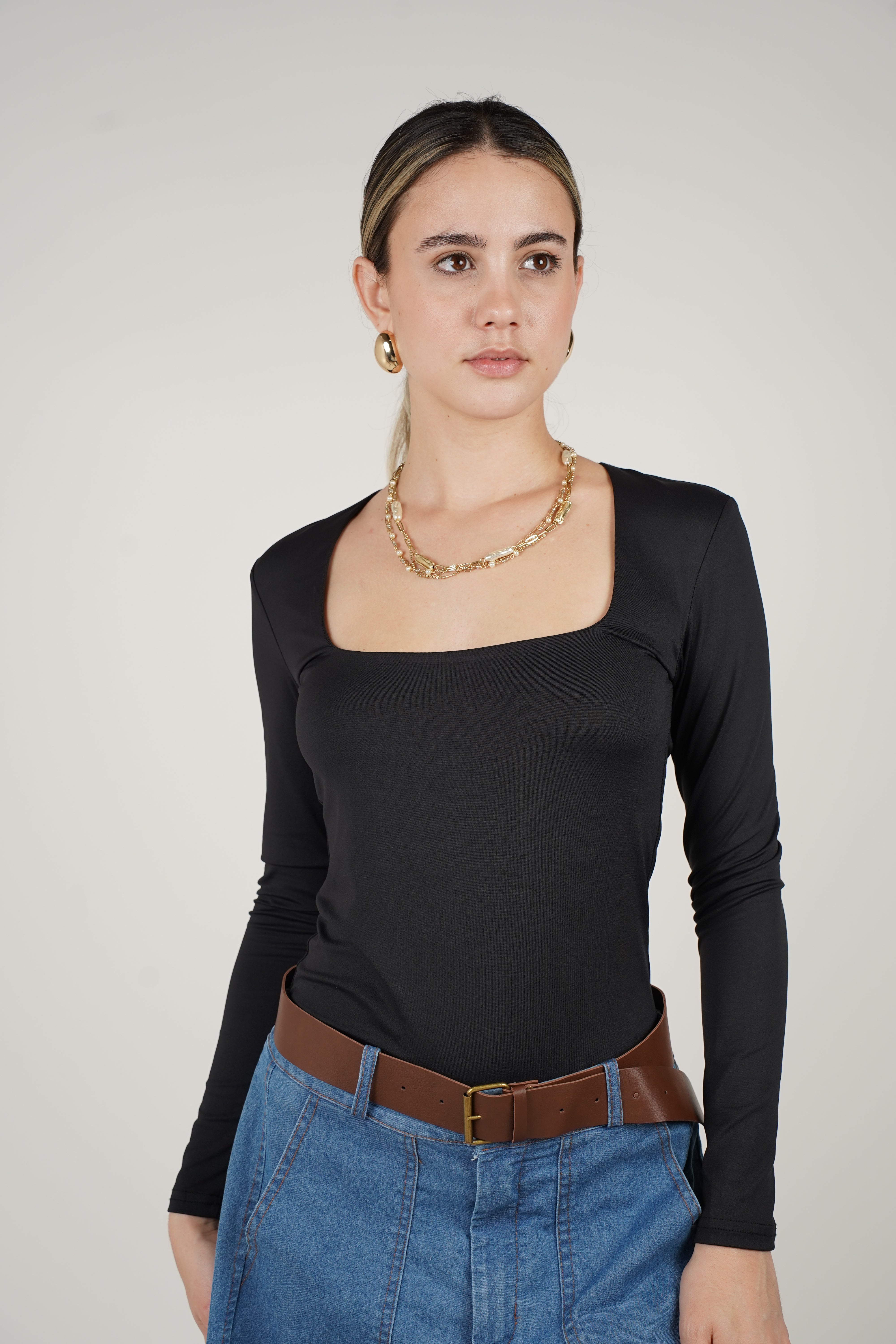 Basic Z Crop Top – Long Sleeve Square Neck Essential