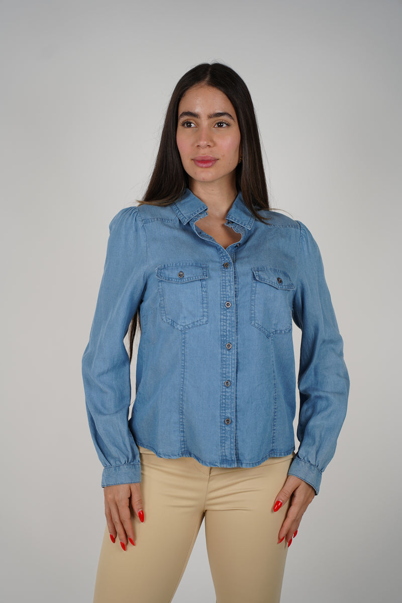 Camisa con textura de mezclilla