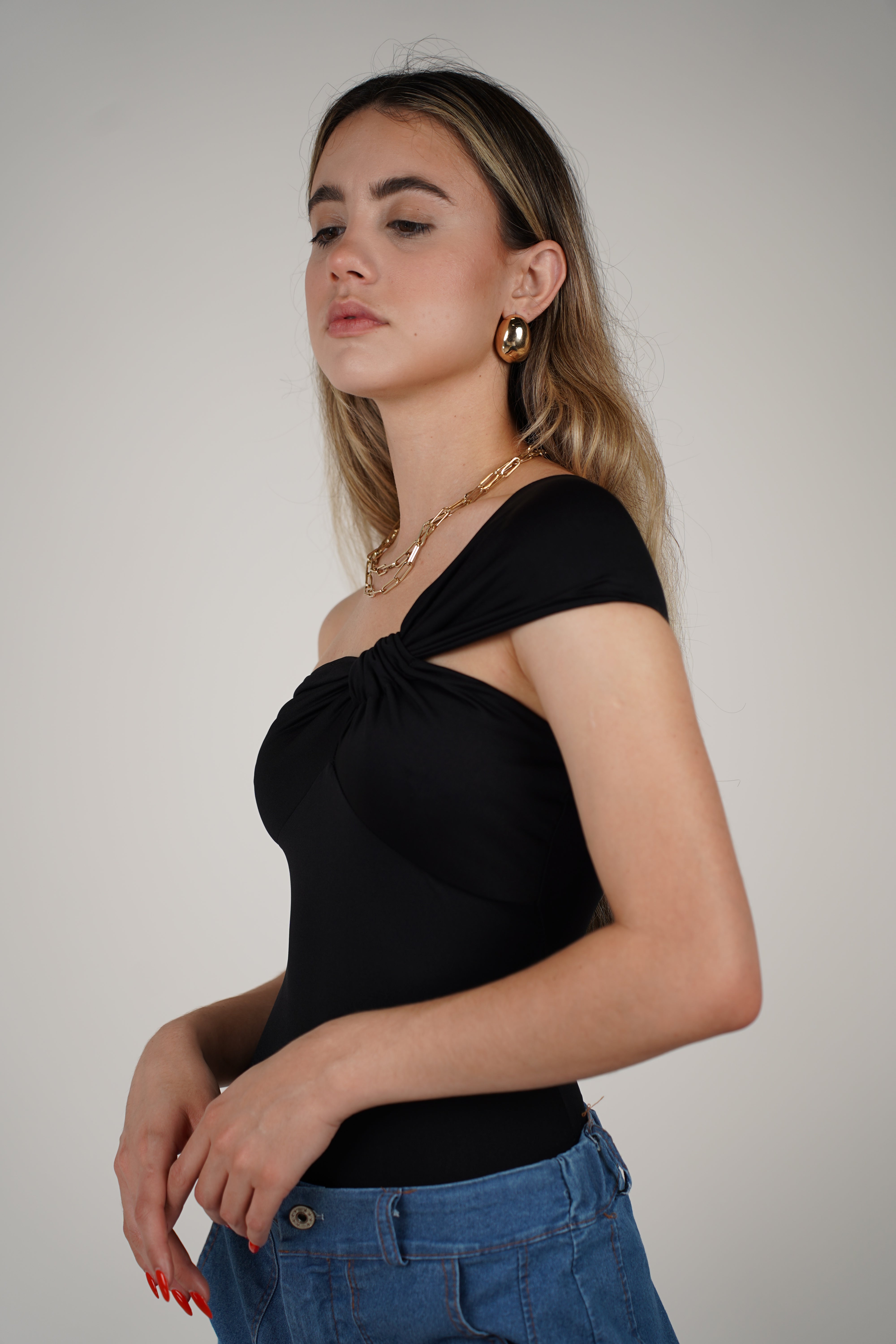 Allison Bodysuit – One-Shoulder Statement Fit