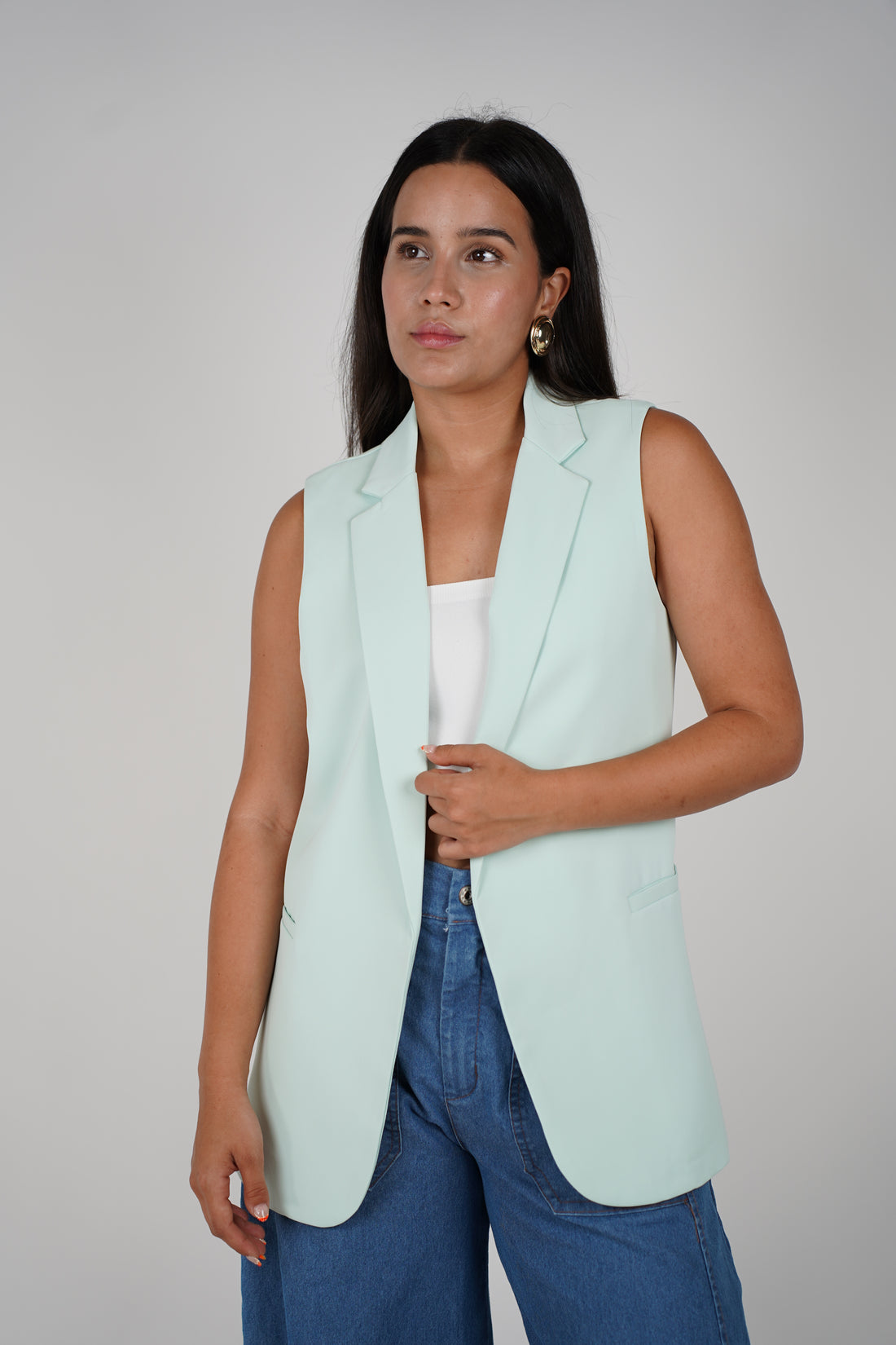 Zeva Sleeveless Blazer – Modern Edge with Sleek Sophistication