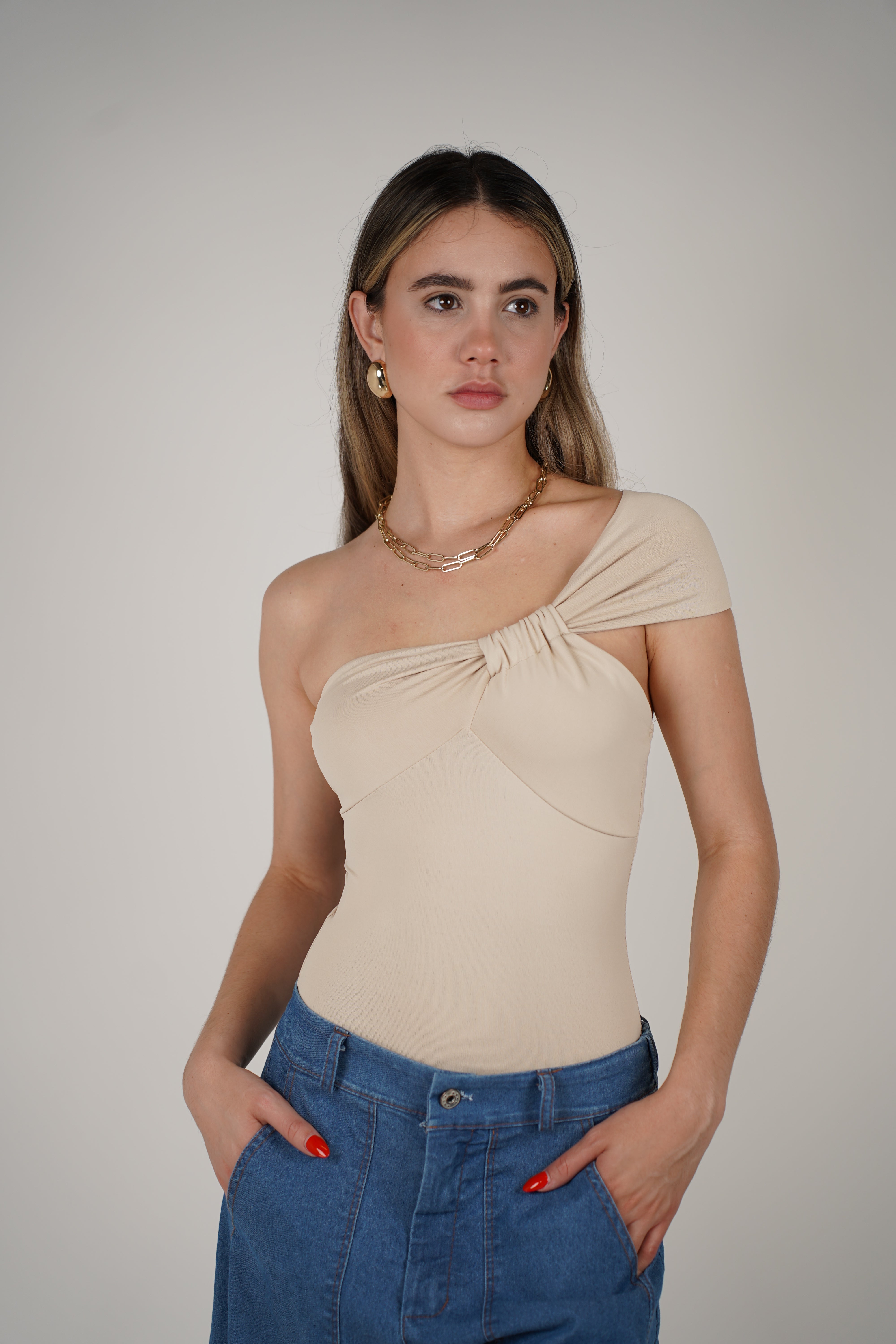 Allison Bodysuit – One-Shoulder Statement Fit