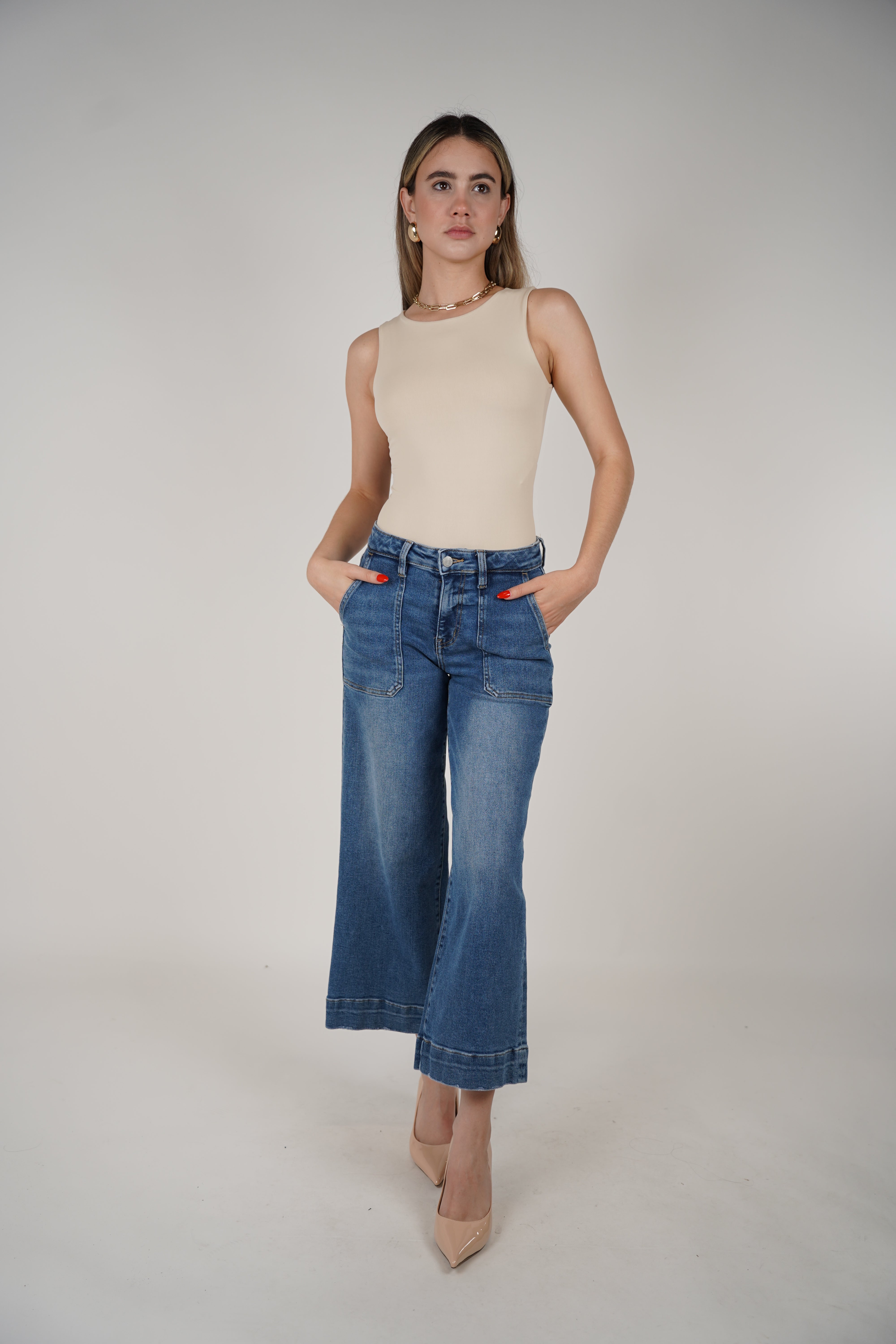 Claudia Jeans – Cropped Wide-Leg Denim with Front Seams