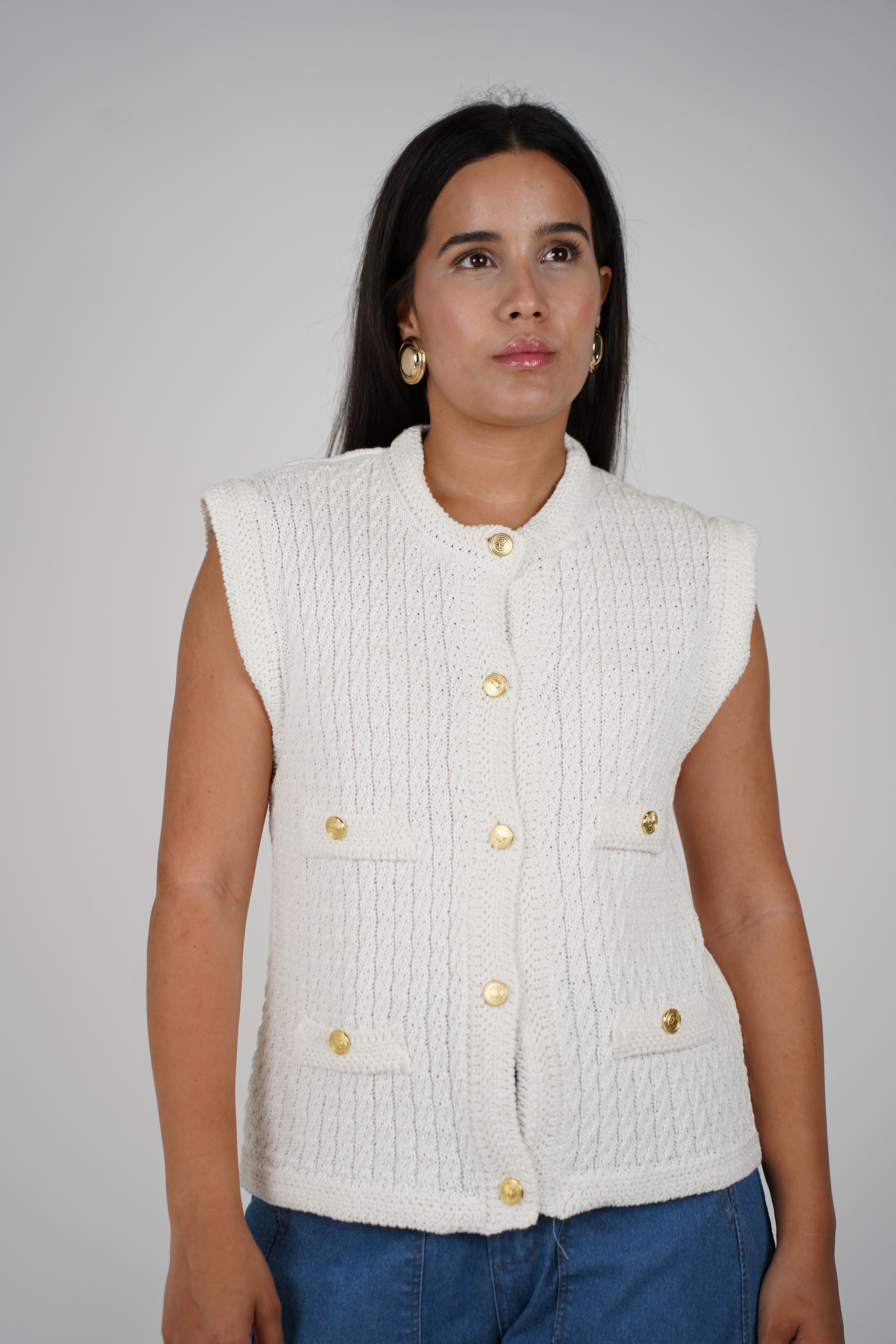 Samantha Vest – Elegant Knit with Gold Button Accents