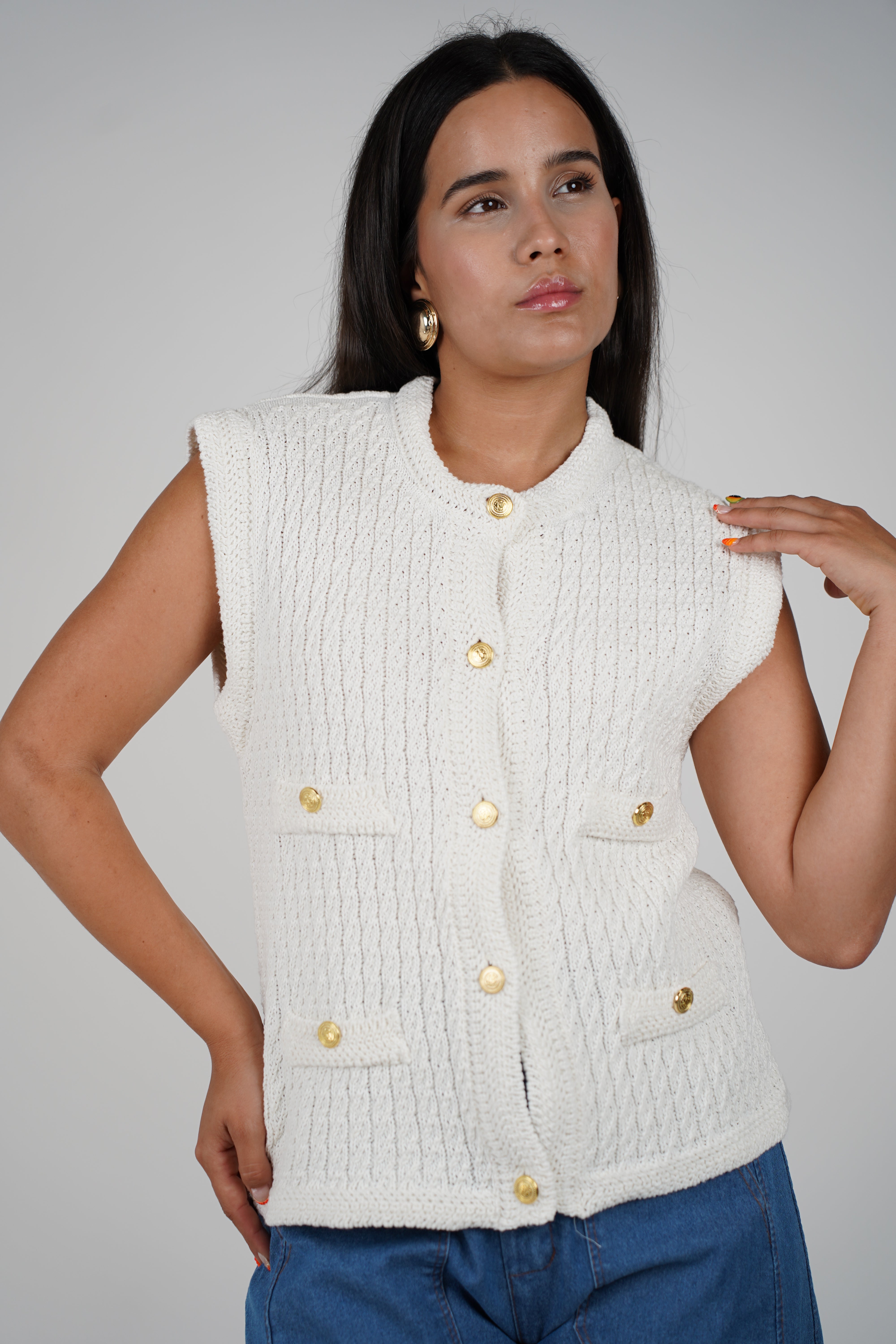 Samantha Vest – Elegant Knit with Gold Button Accents