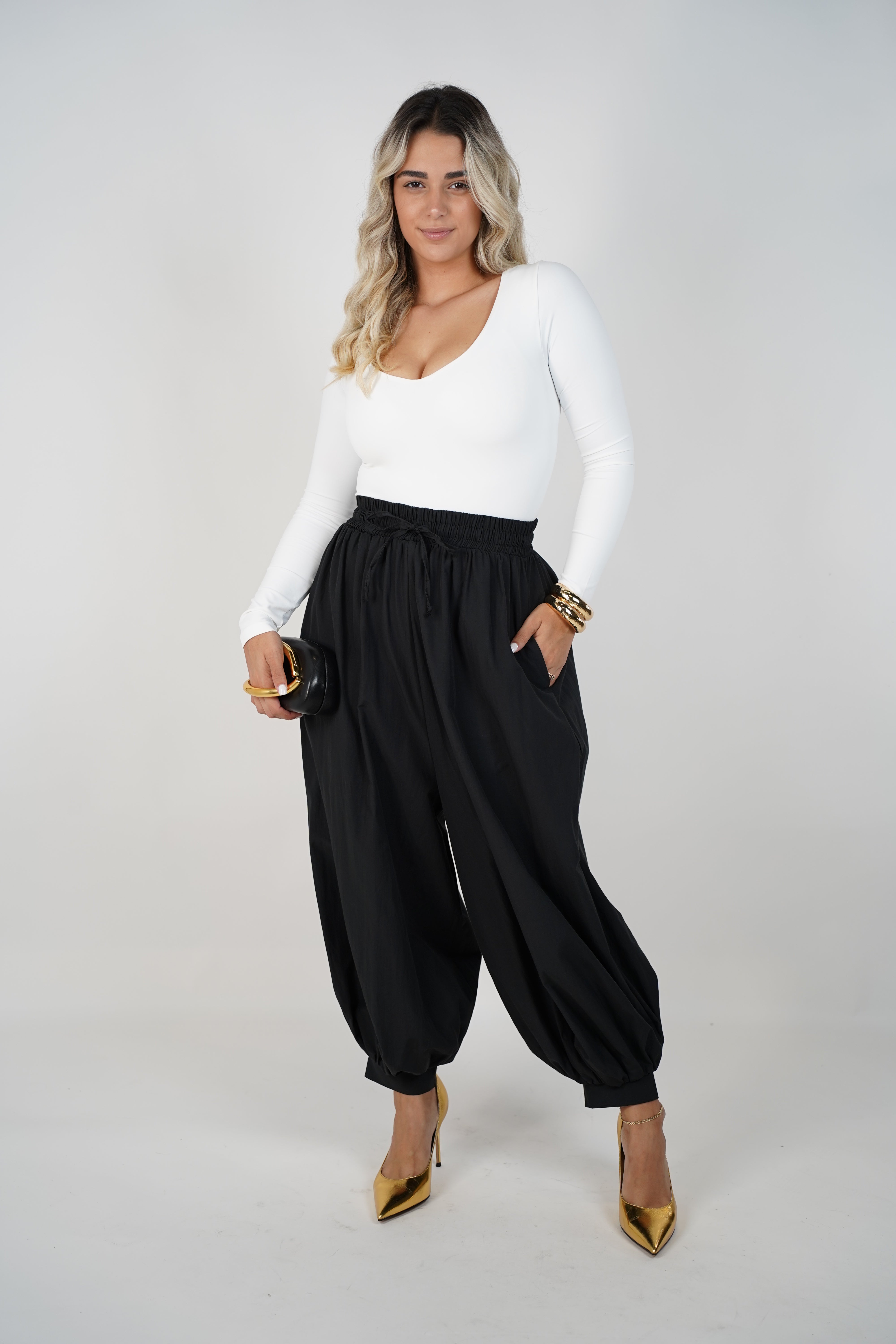Veria Aladdin Joggers – Relaxed Balloon Silhouette