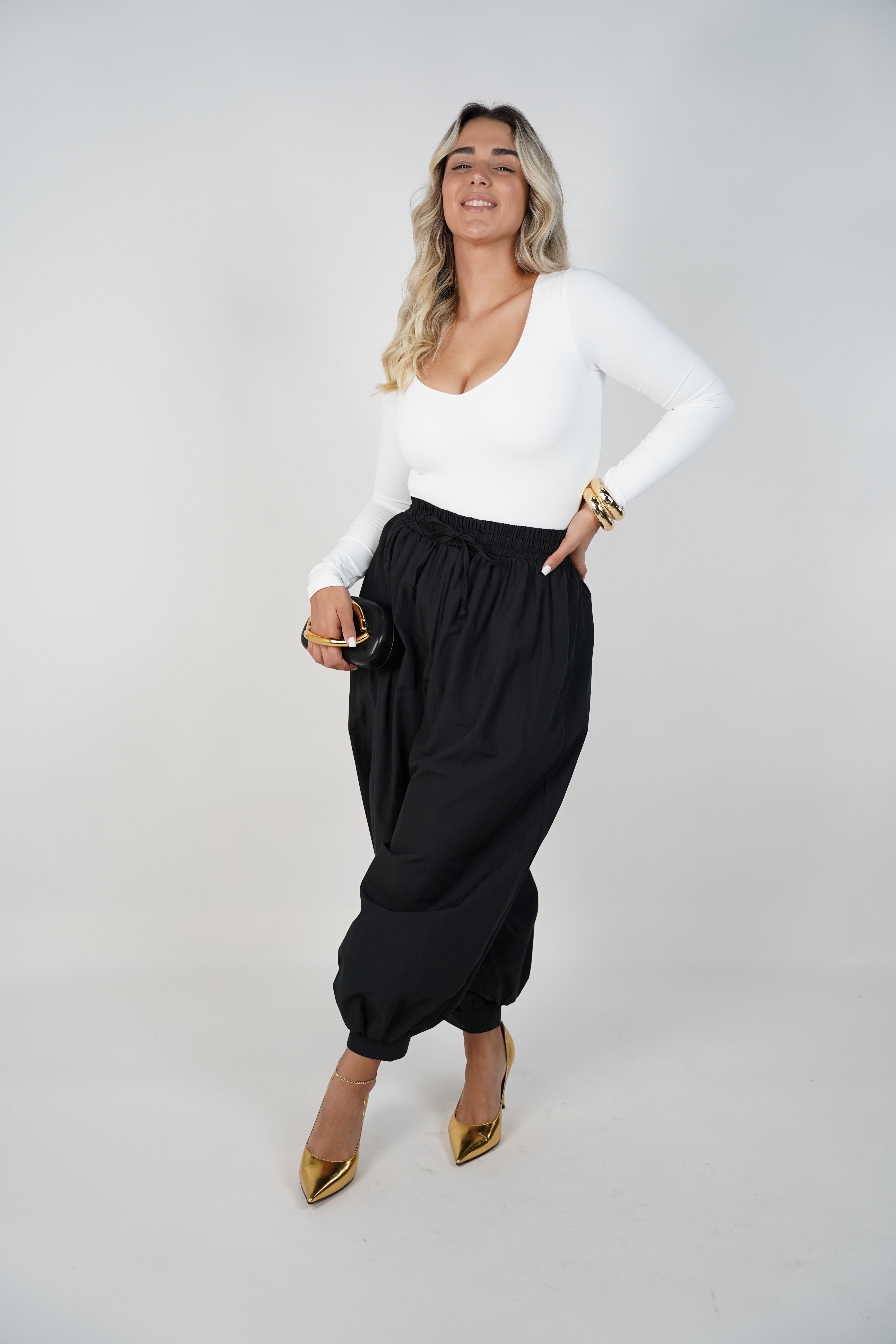 Veria Aladdin Joggers – Relaxed Balloon Silhouette