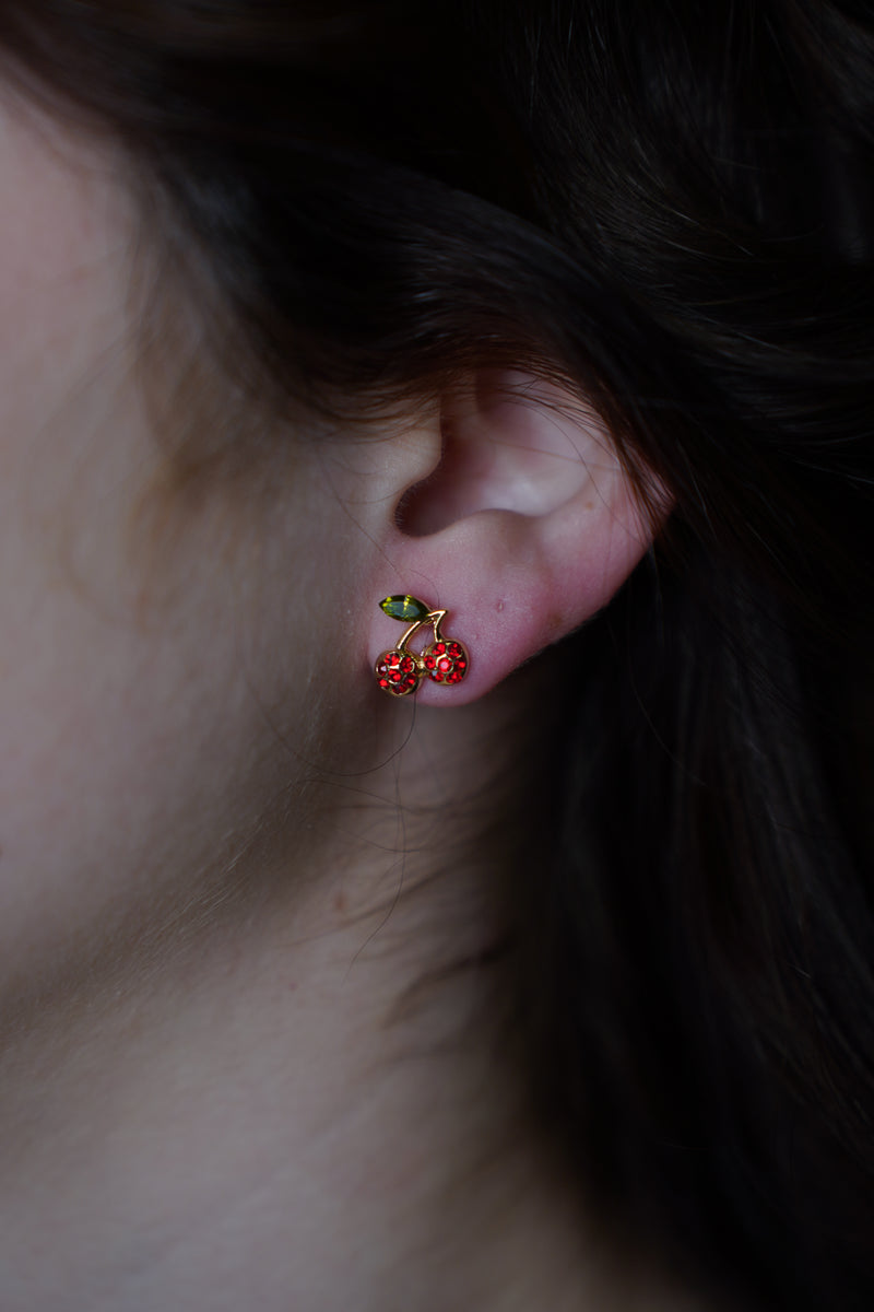 Pequeños pendientes de cereza