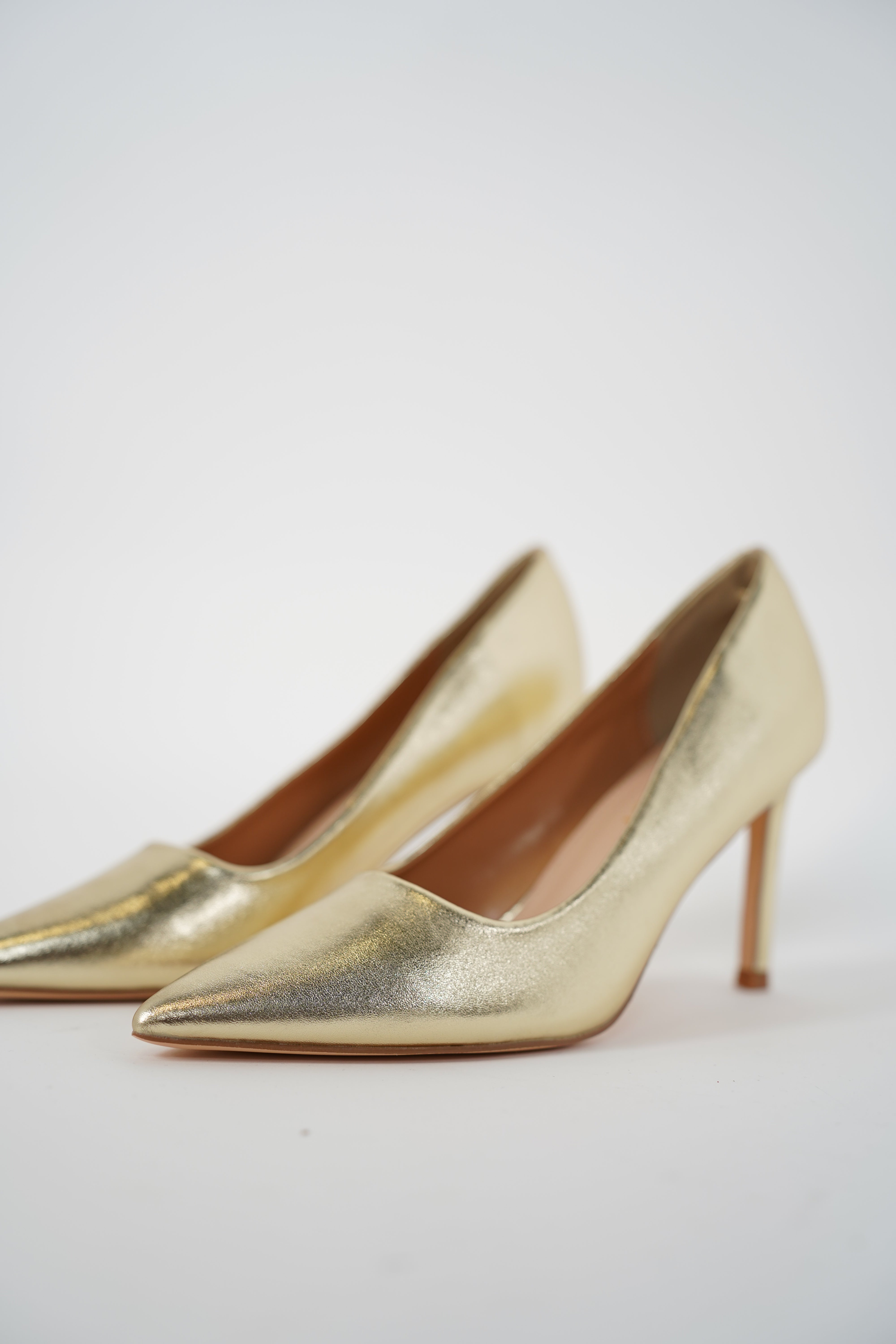 Yani Gold Metallic Pumps – Classic Pointed Toe Heels
