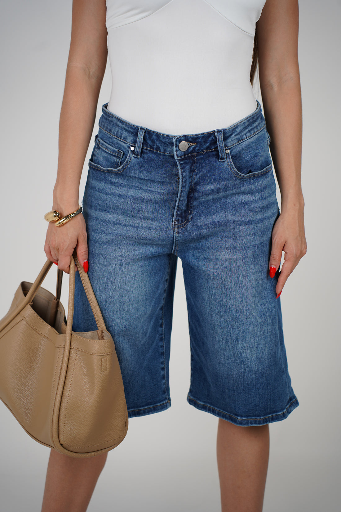 Onera Bermuda Shorts – Classic Comfort with a Flattering Fit