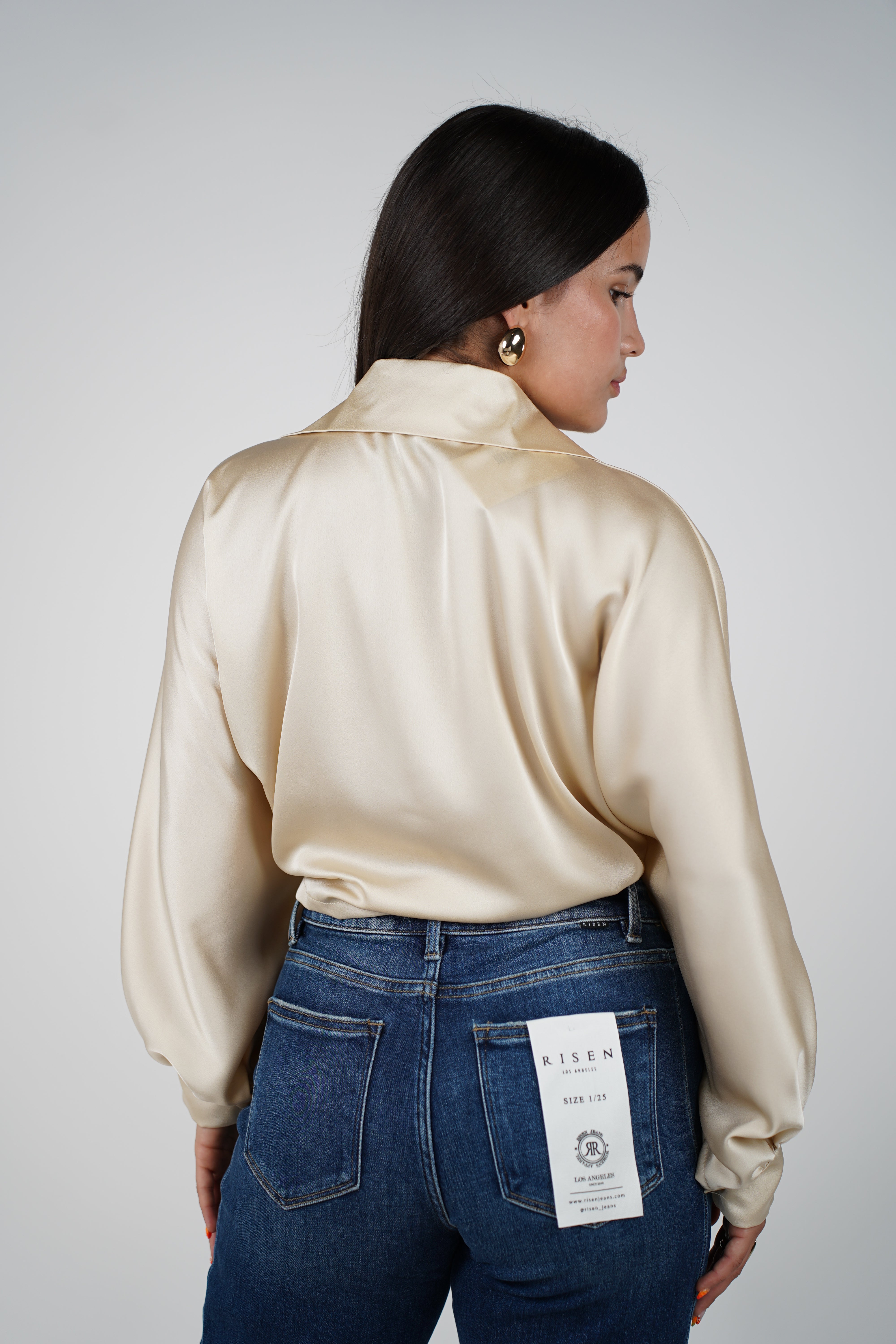 Agatha Silk Blouse – Elegant Shine, Effortless Style