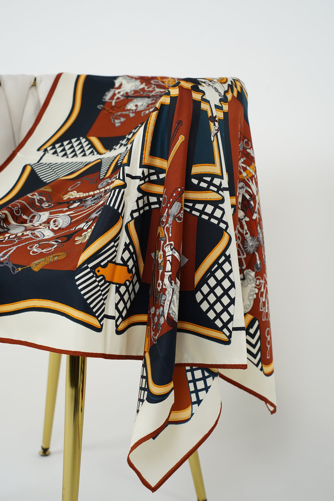 Versatile Patterned Scarf – Multi-Way Styling Accessory